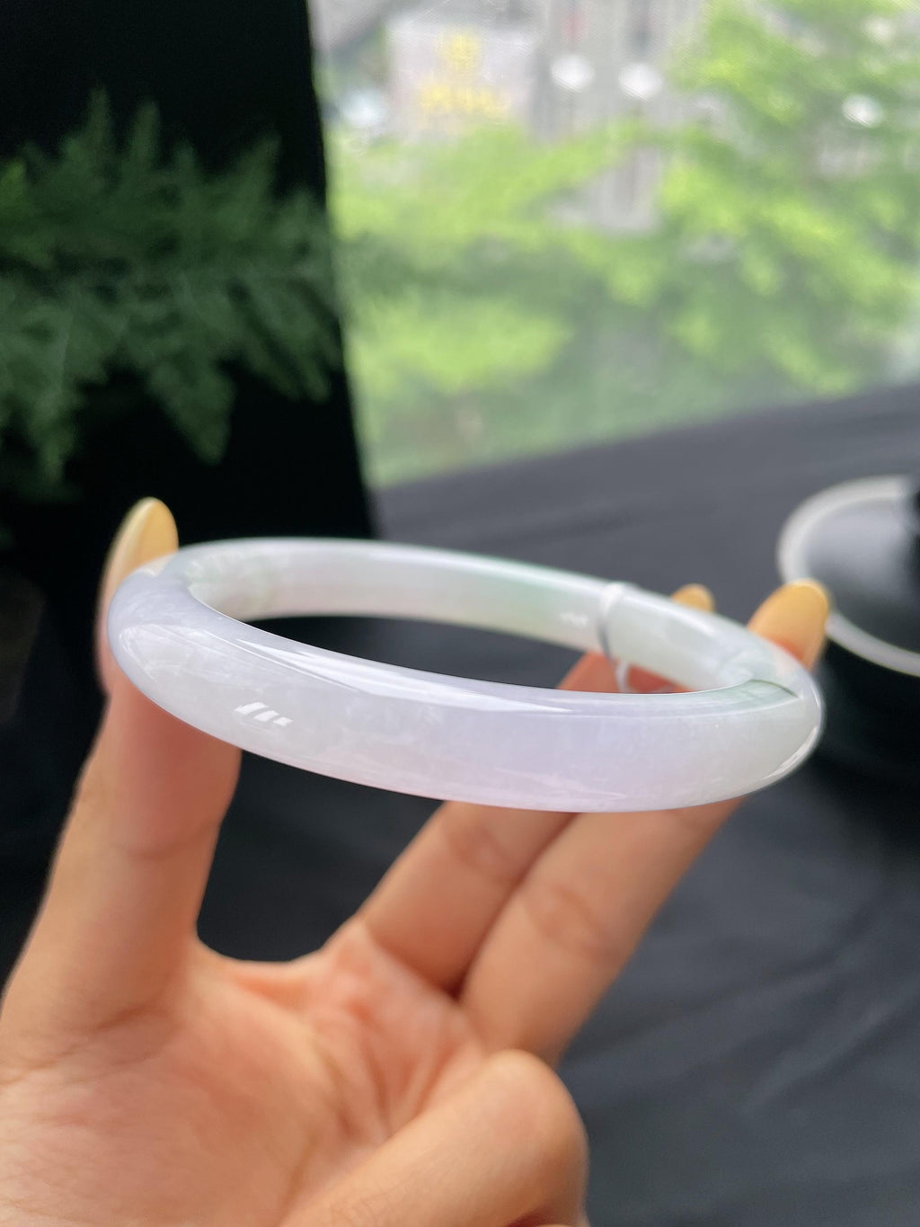 细糯种飘绿圆条手镯55.1圈 天然缅甸A货翡翠（yc473130）