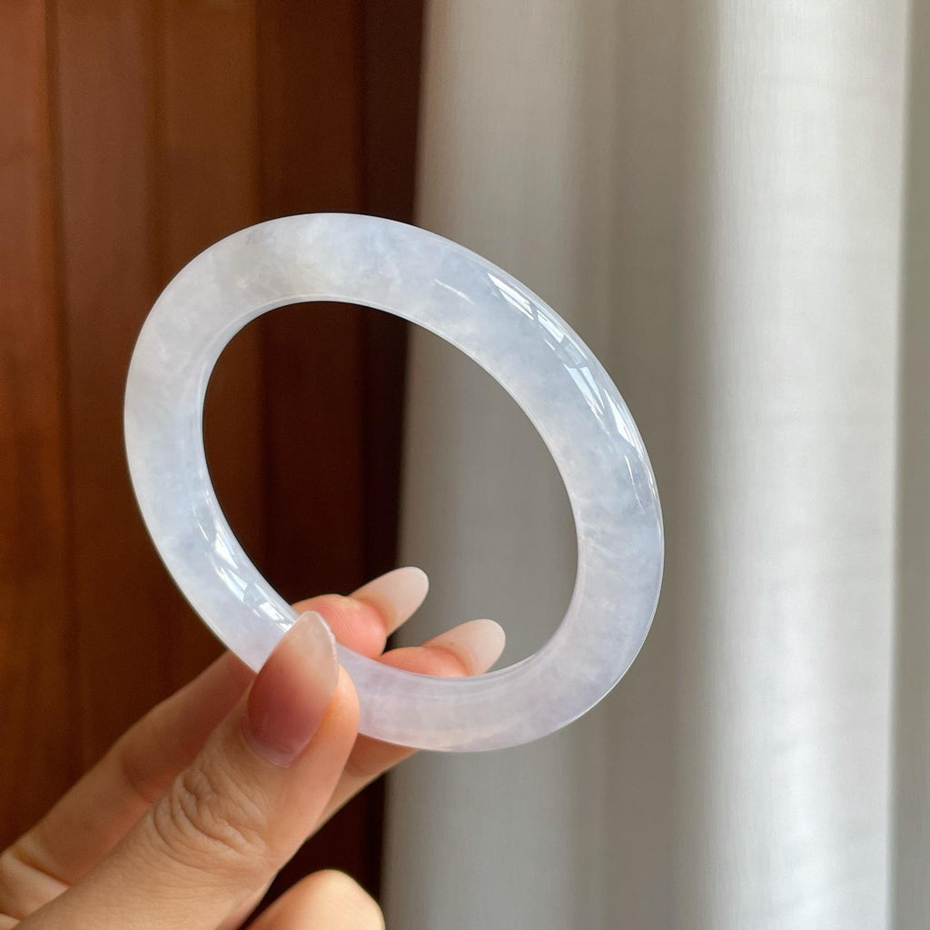 冰种淡椿底翡翠圆条手镯（55.8mm）（yc310745）