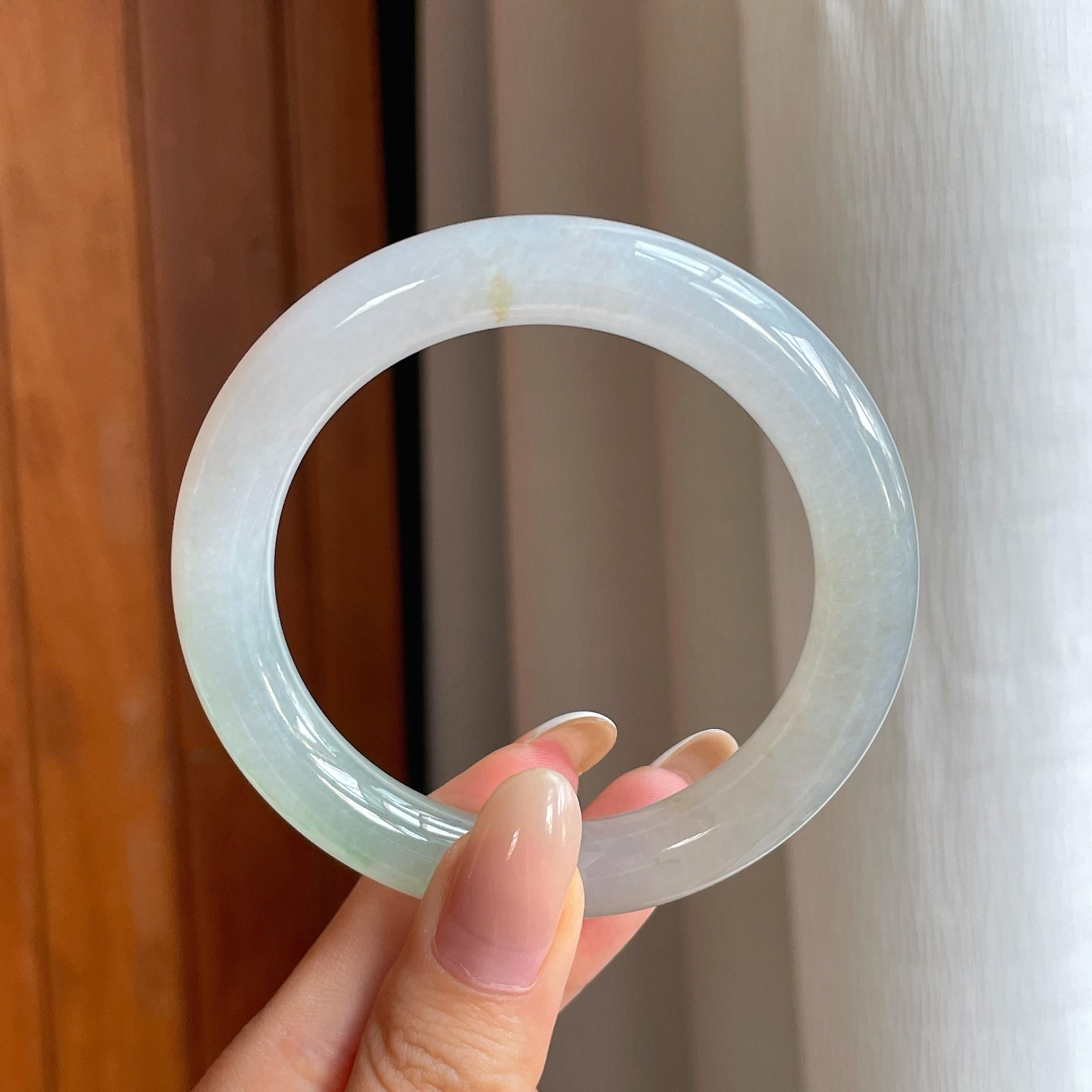 冰种淡底色翡翠圆条手镯（54.2mm)（yc412125）