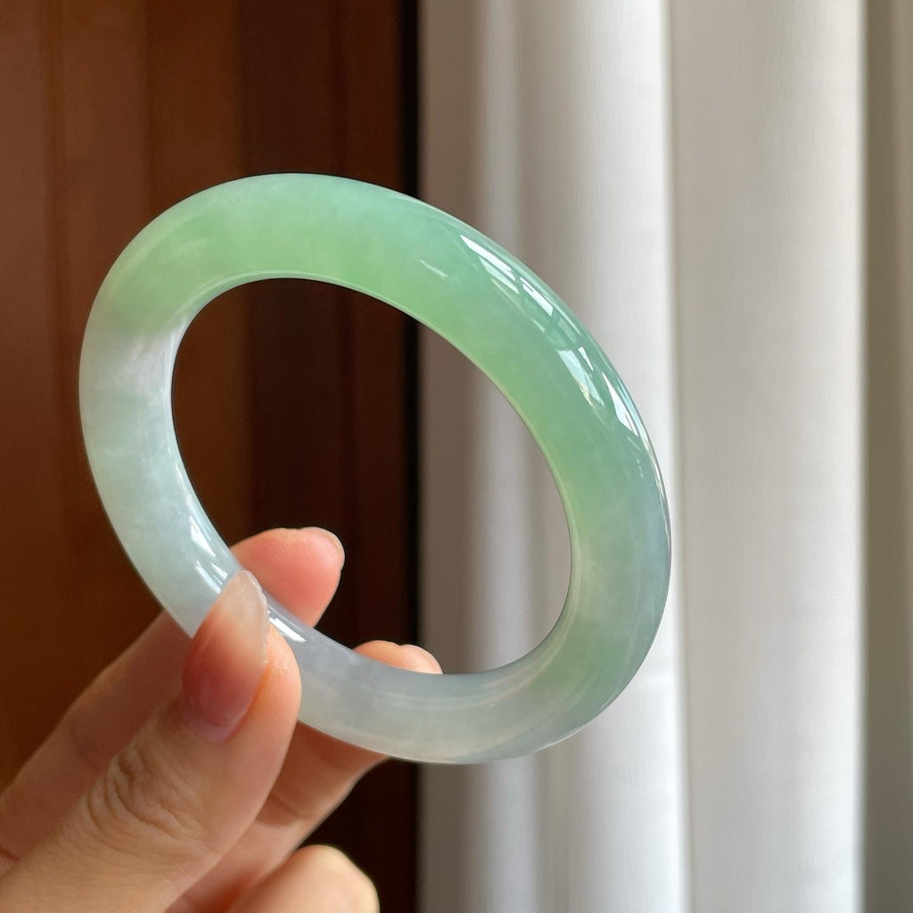 冰种晴绿底翡翠圆条手镯（55mm）（yc314117）