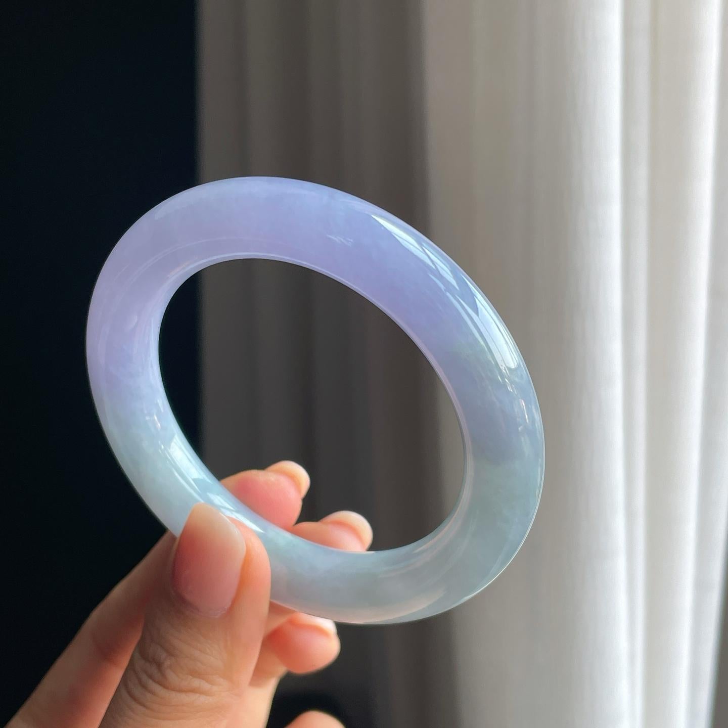 糯冰春带彩翡翠圆条手镯（54mm)（yc389543）