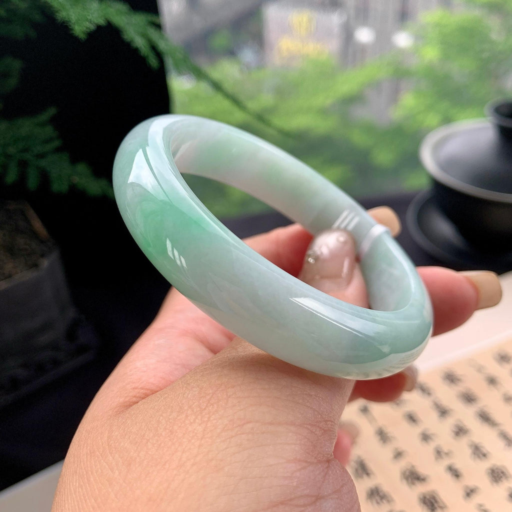 细糯种淡晴底飘绿正圈平安镯 54圈口 天然缅甸A货翡翠（yc473062）