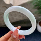 大圈口      细糯种飘花正圈平安镯60圈         天然缅甸A货翡翠（yc444700）