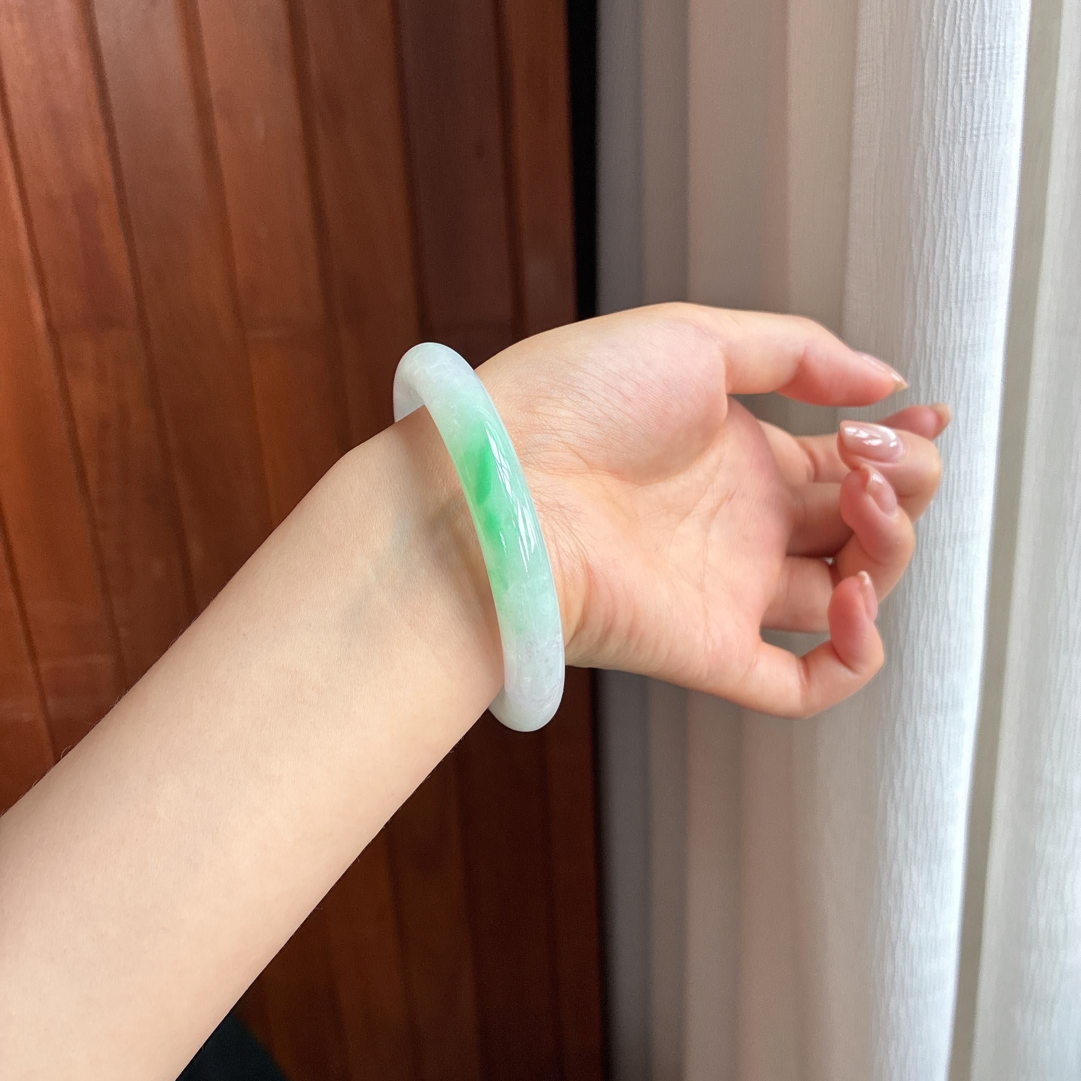 糯冰带色翡翠圆条手镯 55圈天然缅甸A货翡翠（yc440205）