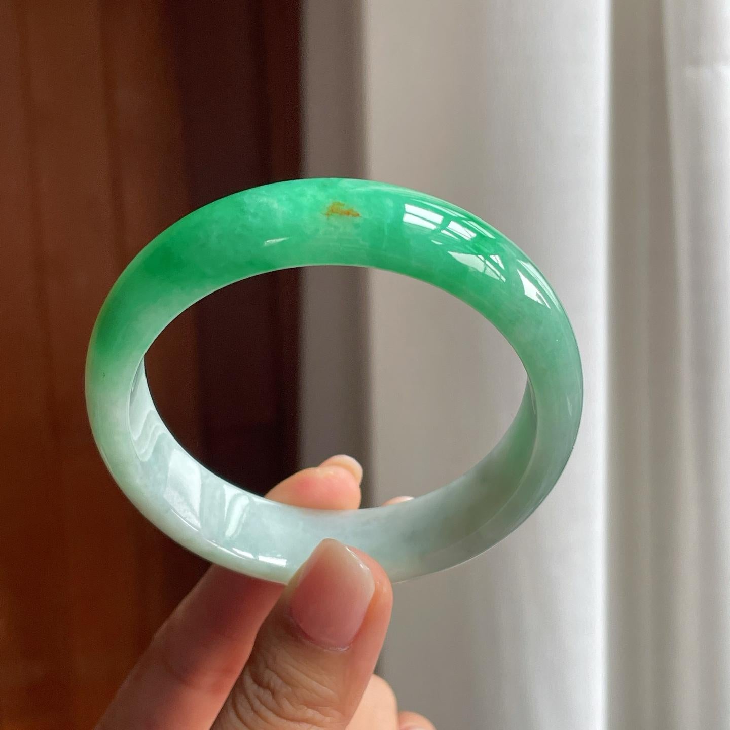 糯冰带色宽版翡翠平安镯（59mm）（yc377406）