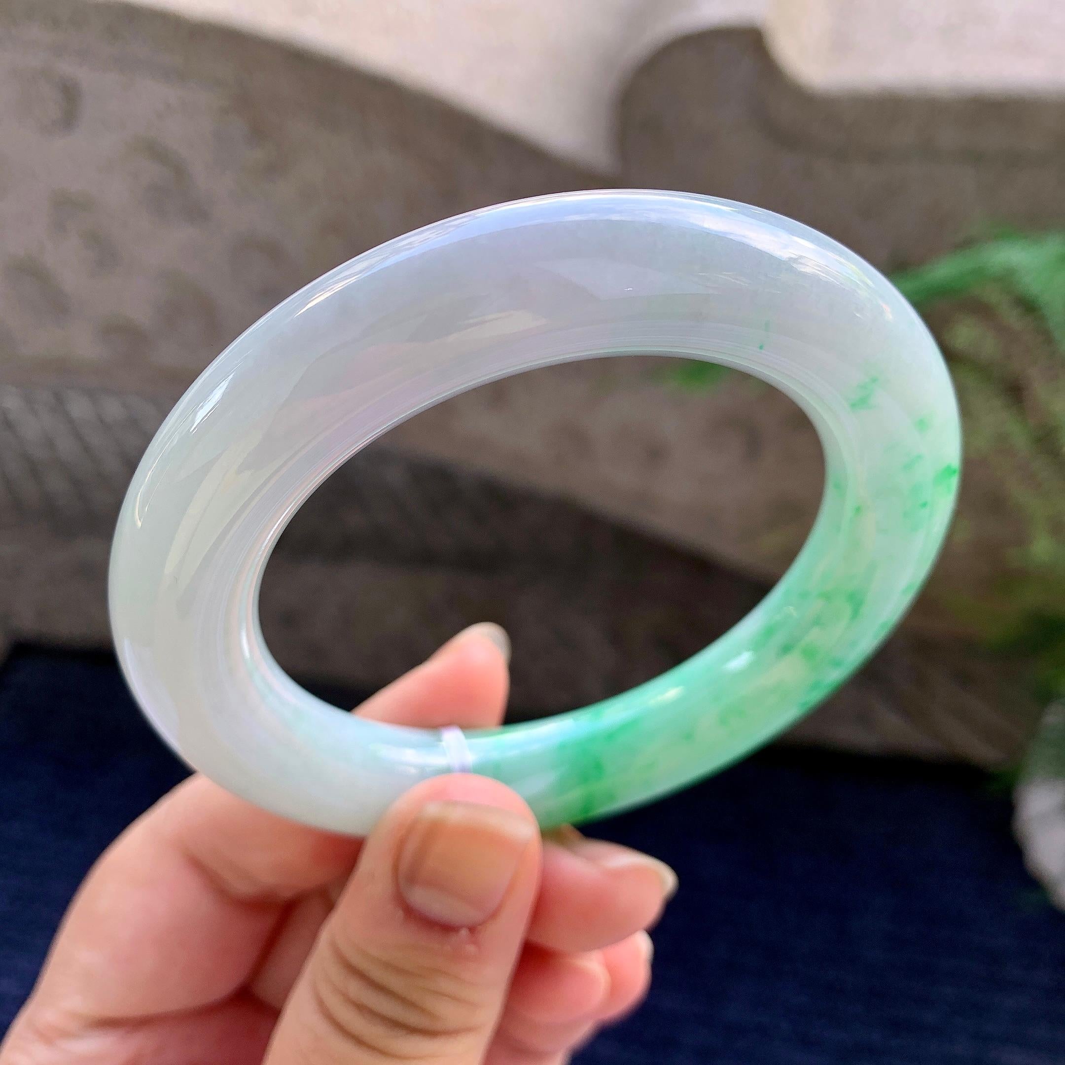 细糯种飘绿圆条手镯（56.8mm）（yc223253）