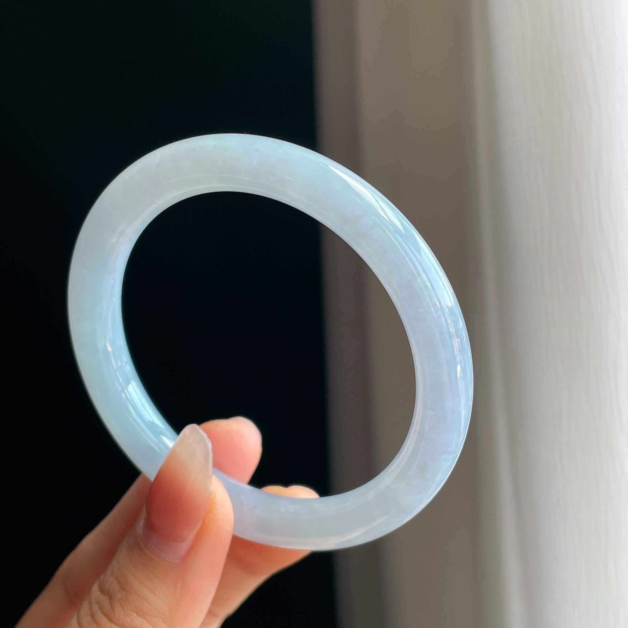 冰种淡紫罗兰翡翠圆条手镯（55mm）（yc329528）