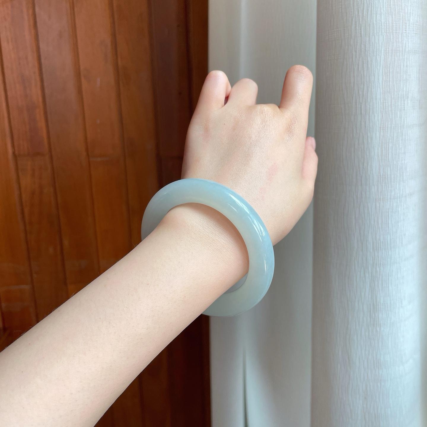 冰种飘一抹紫圆条翡翠手镯（53mm）（yc374183）