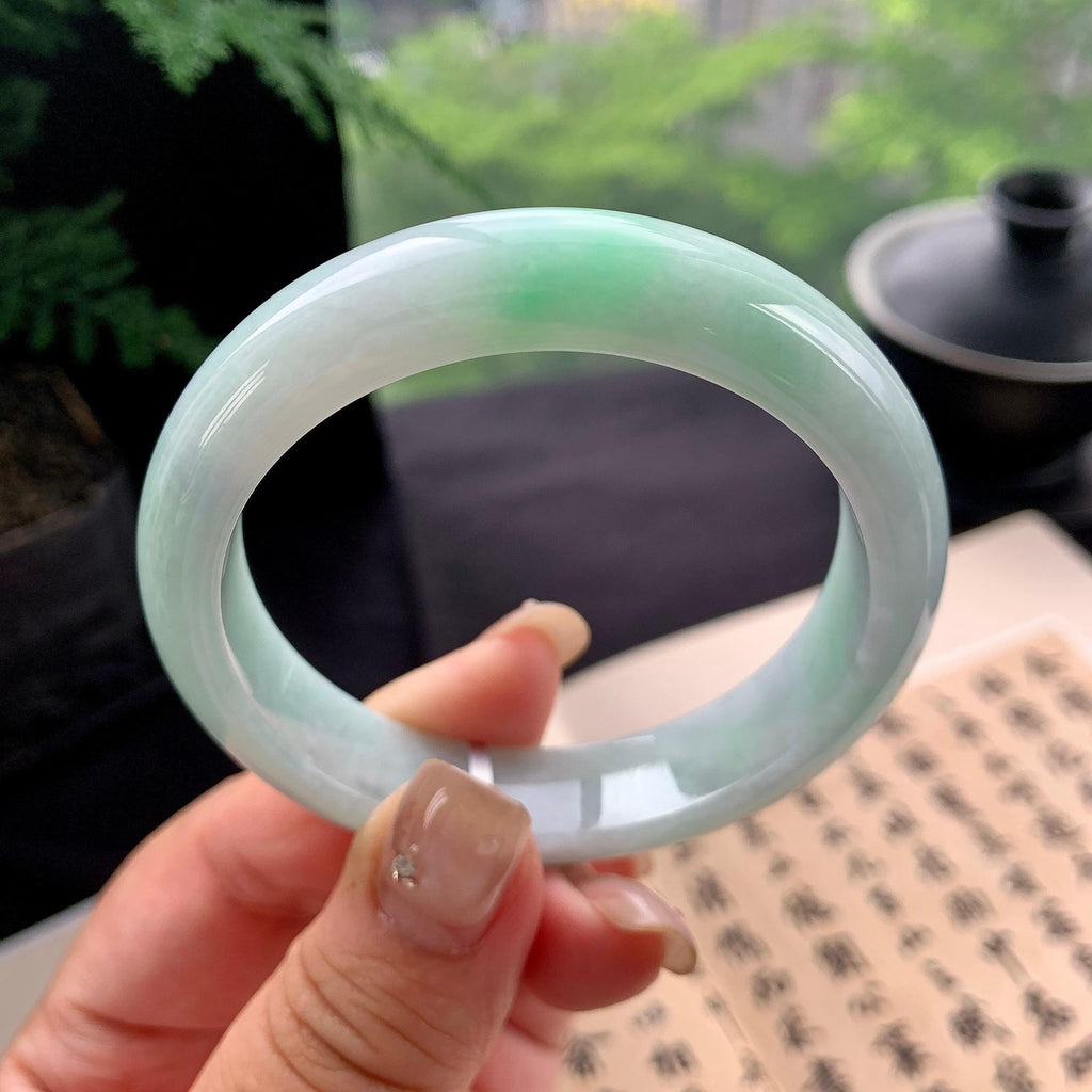 细糯种淡晴底飘绿正圈平安镯 54圈口 天然缅甸A货翡翠（yc473062）