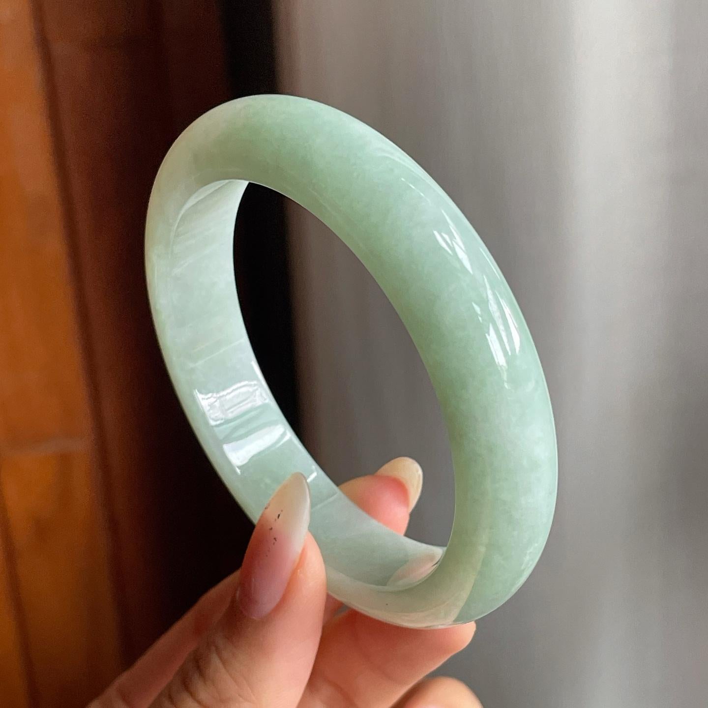 糯冰种晴底翡翠平安镯（56.5mm）（yc217409）