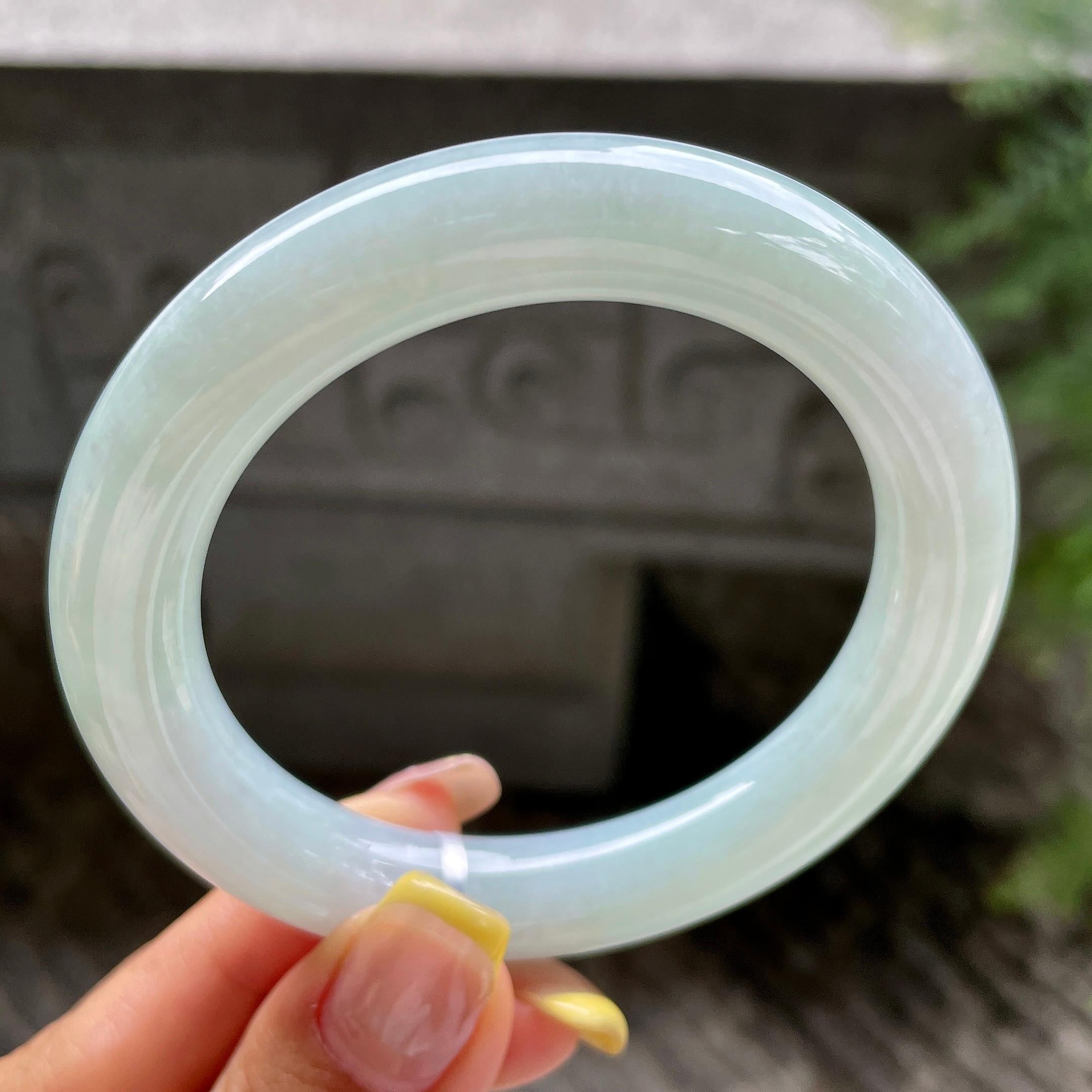 细糯种晴底圆条手镯55.7圈      天然缅甸A货翡翠（yc383130）