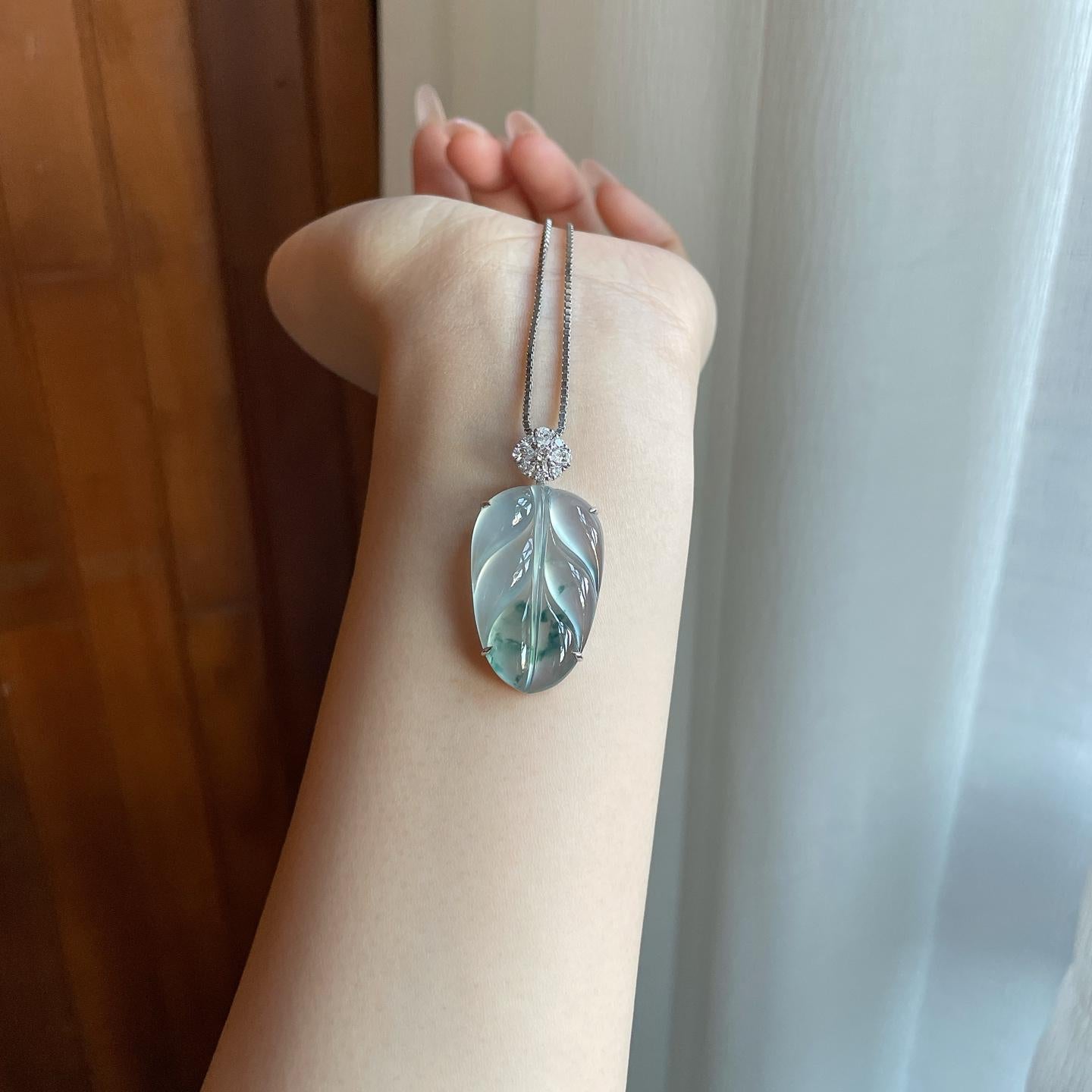 18k金钻镶冰玻种飘绿翡翠叶子（yc270322）