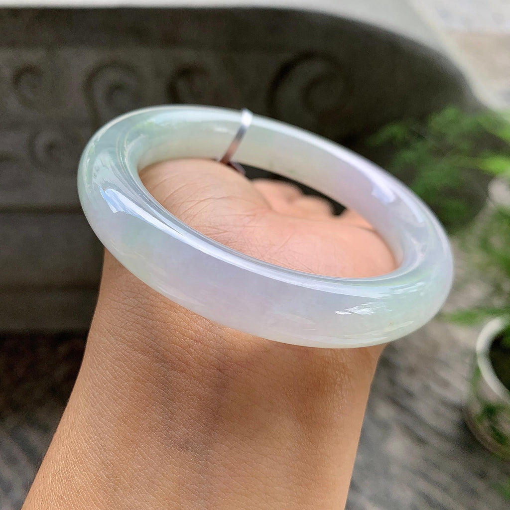 糯冰种淡春彩圆条手镯（56mm）（yc202367）