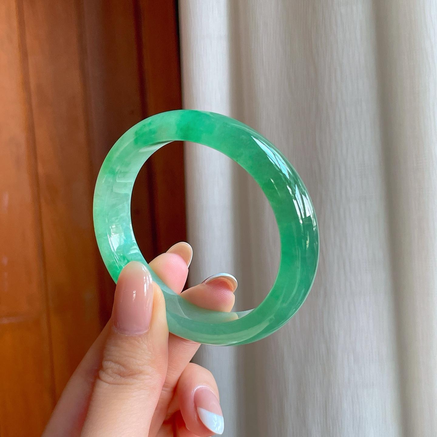 冰种满绿翡翠贵妃镯（54mm)（yc370381）