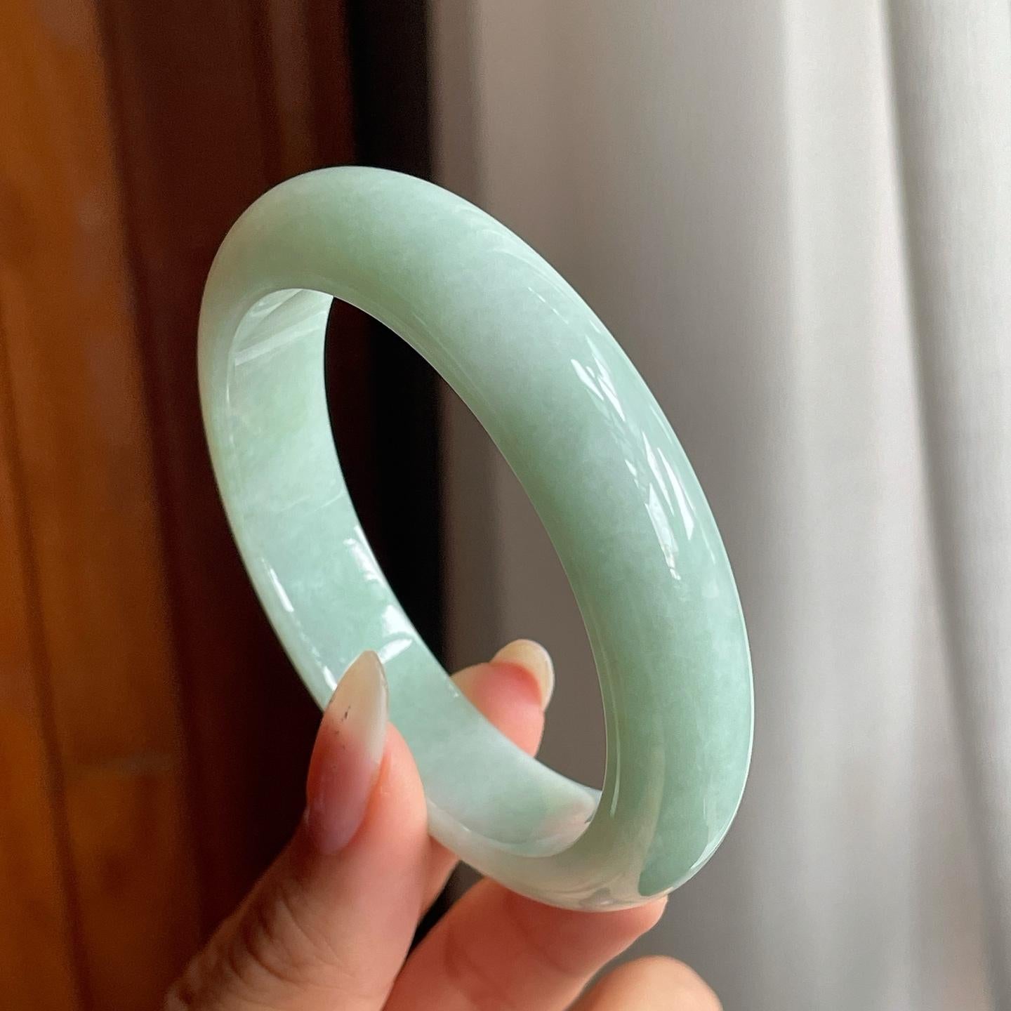 糯冰种晴底翡翠平安镯（56.5mm）（yc217413）