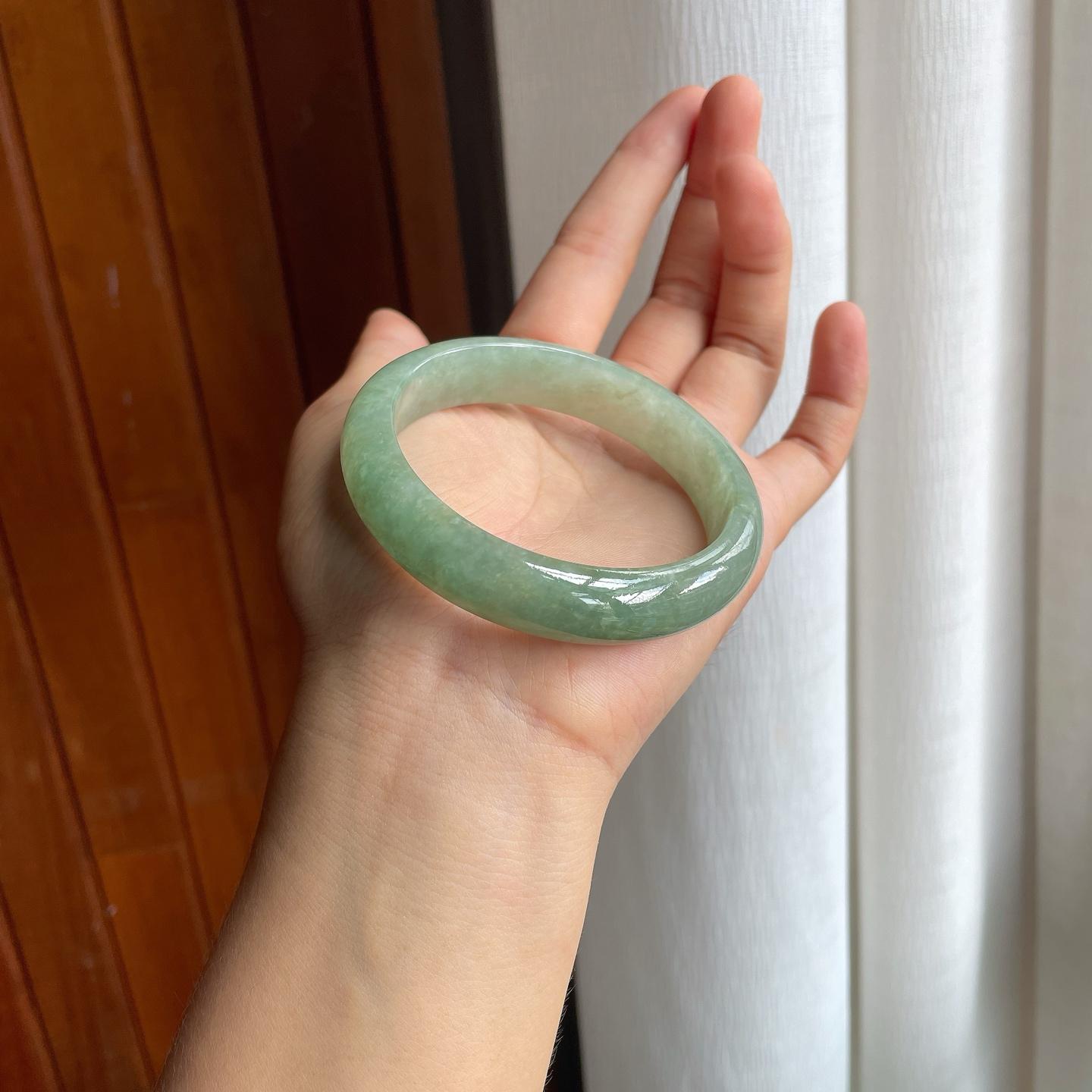 糯冰湖水绿翡翠平安镯（58mm）（yc221935）