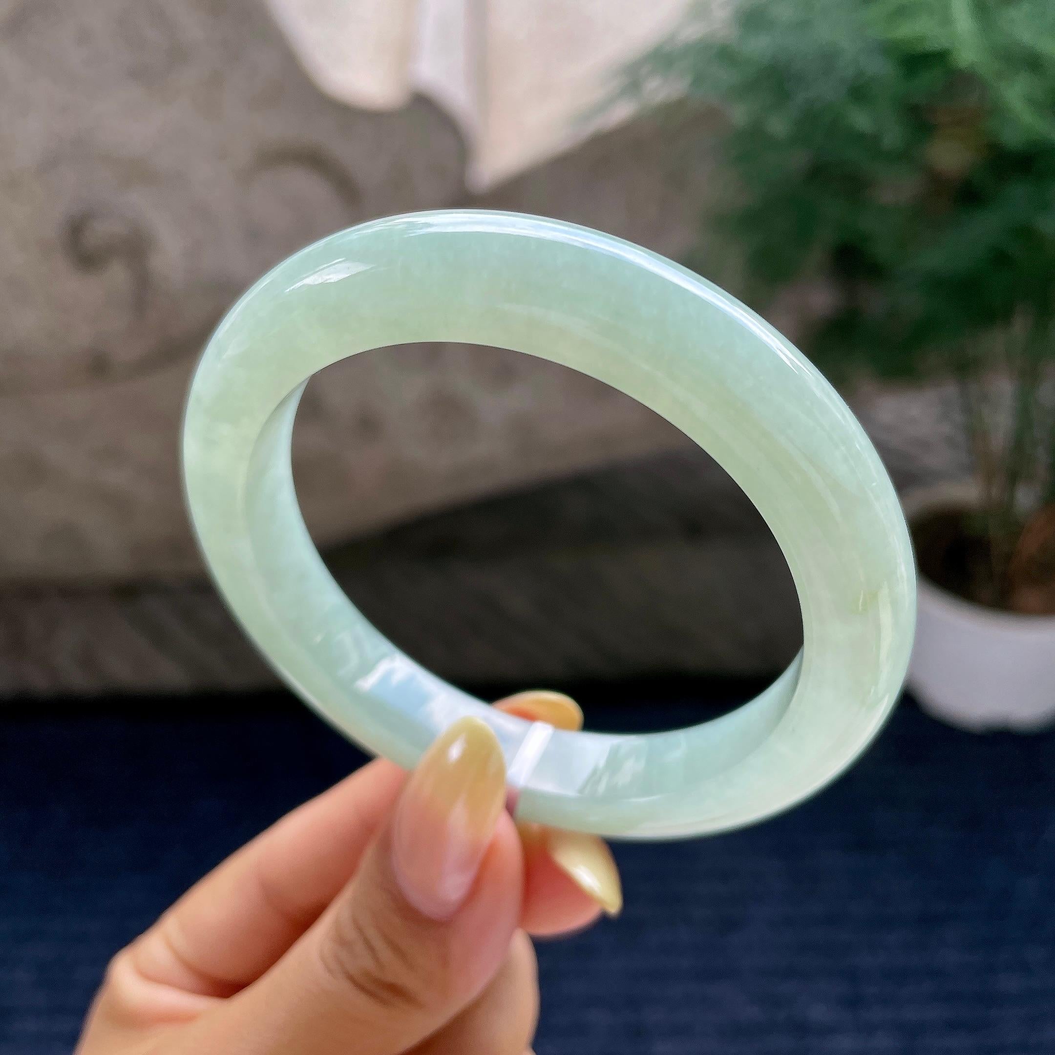 细糯种淡晴底正圈平安镯56.7圈 天然缅甸A货翡翠（yc483941）