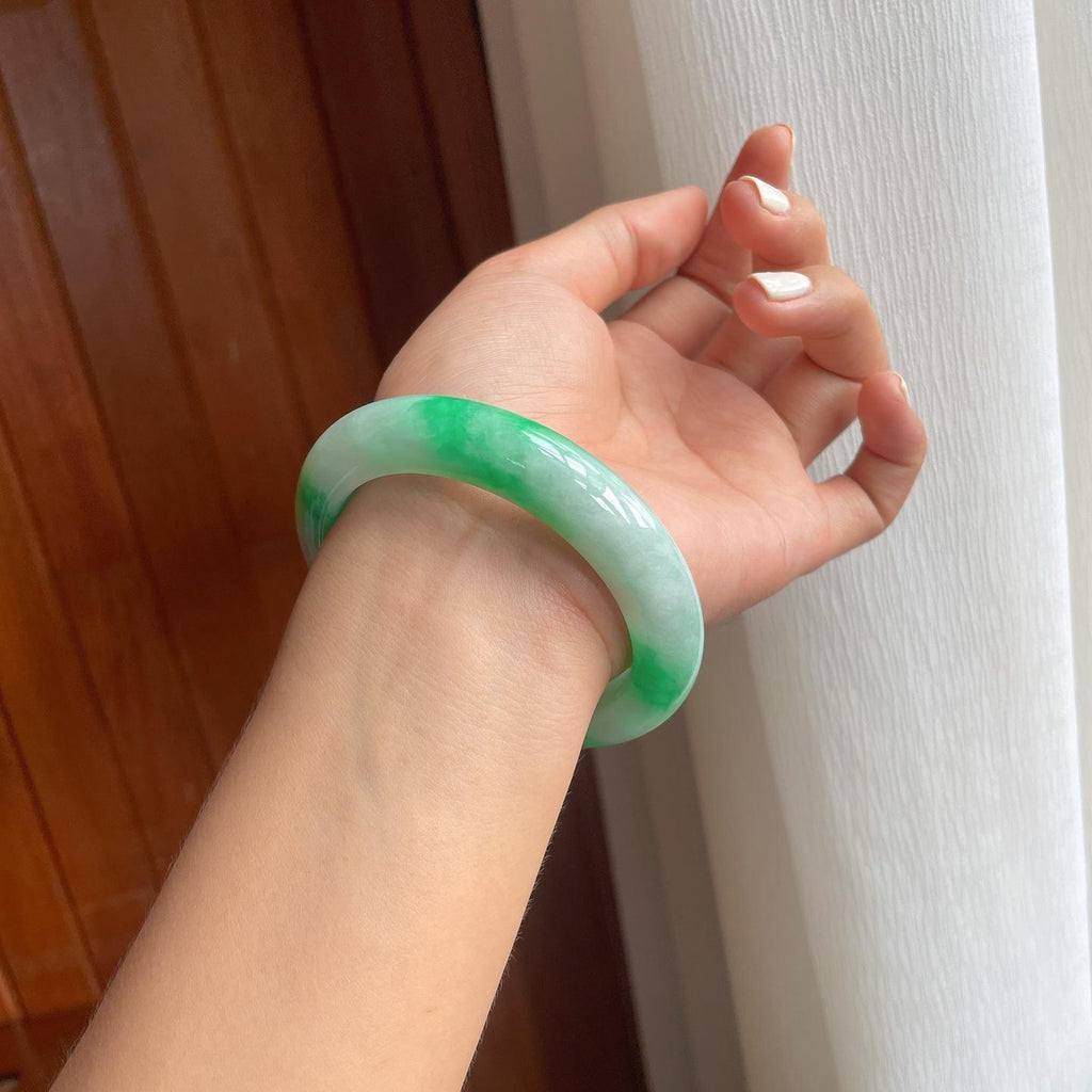 糯种带色翡翠平安镯（59mm）（yc249154）