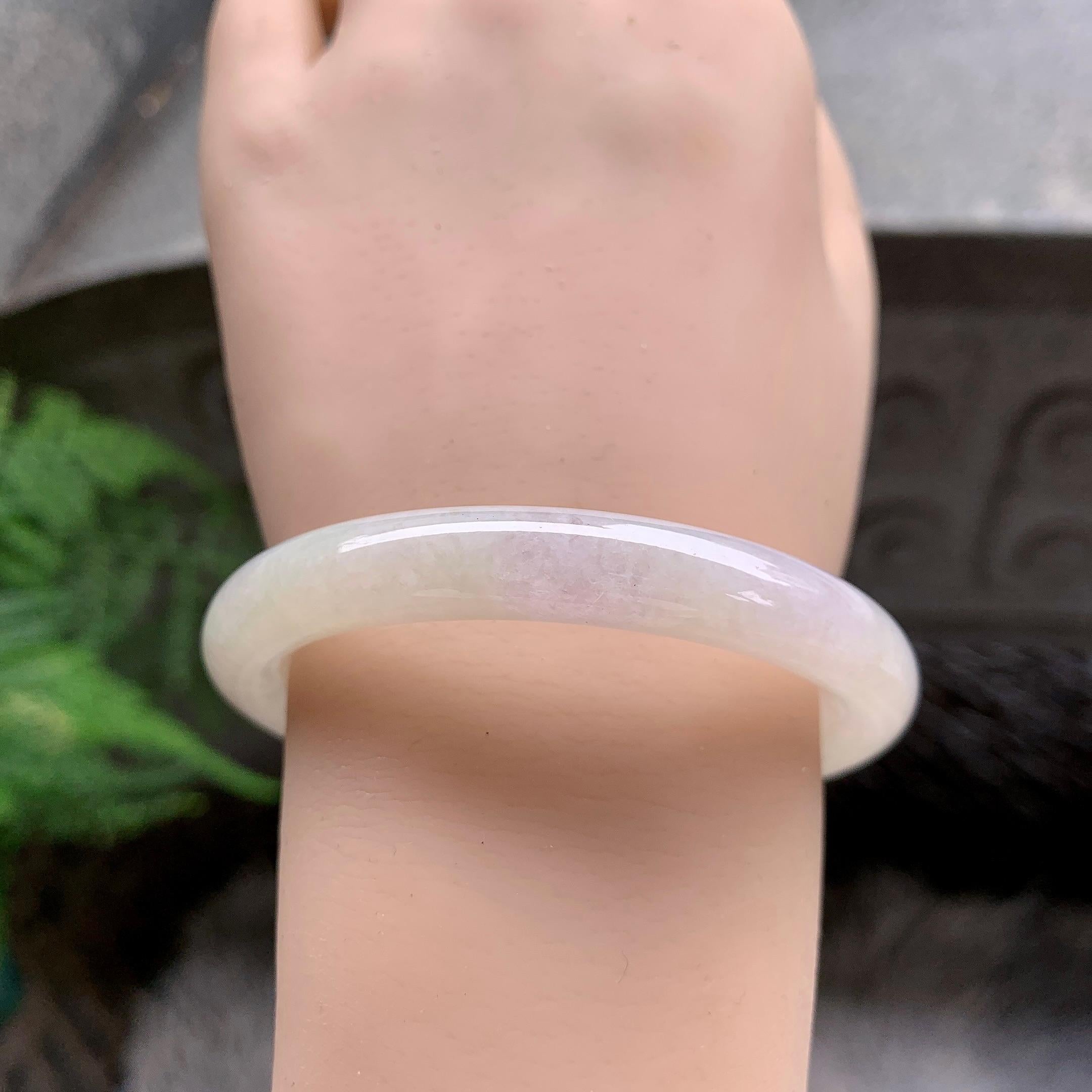 小圈口 细糯种带底色圆条手镯51.6圈 天然缅甸A货翡翠（yc481911）