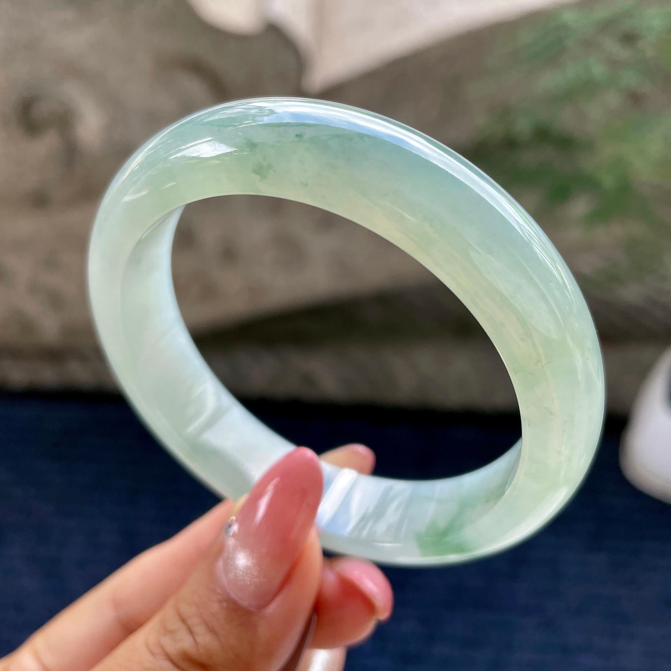 细糯种晴底飘花正圈平安镯56.8圈         天然缅甸A货翡翠（yc433754）