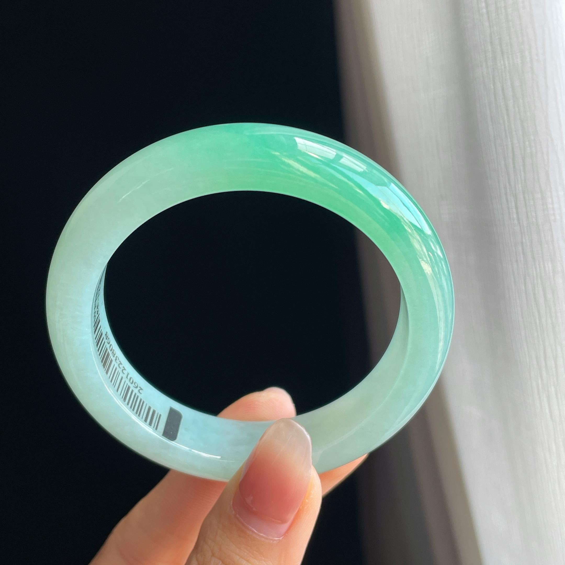 糯冰种果绿翡翠平安镯（54.6mm)（yc323169）