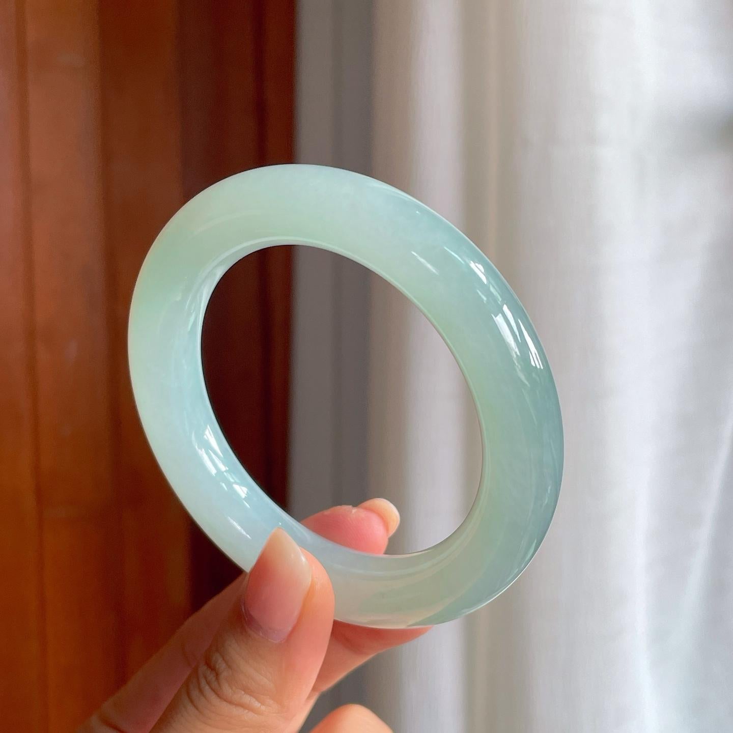 细糯冰晴底翡翠圆条手镯（56.3mm）（yc400219）
