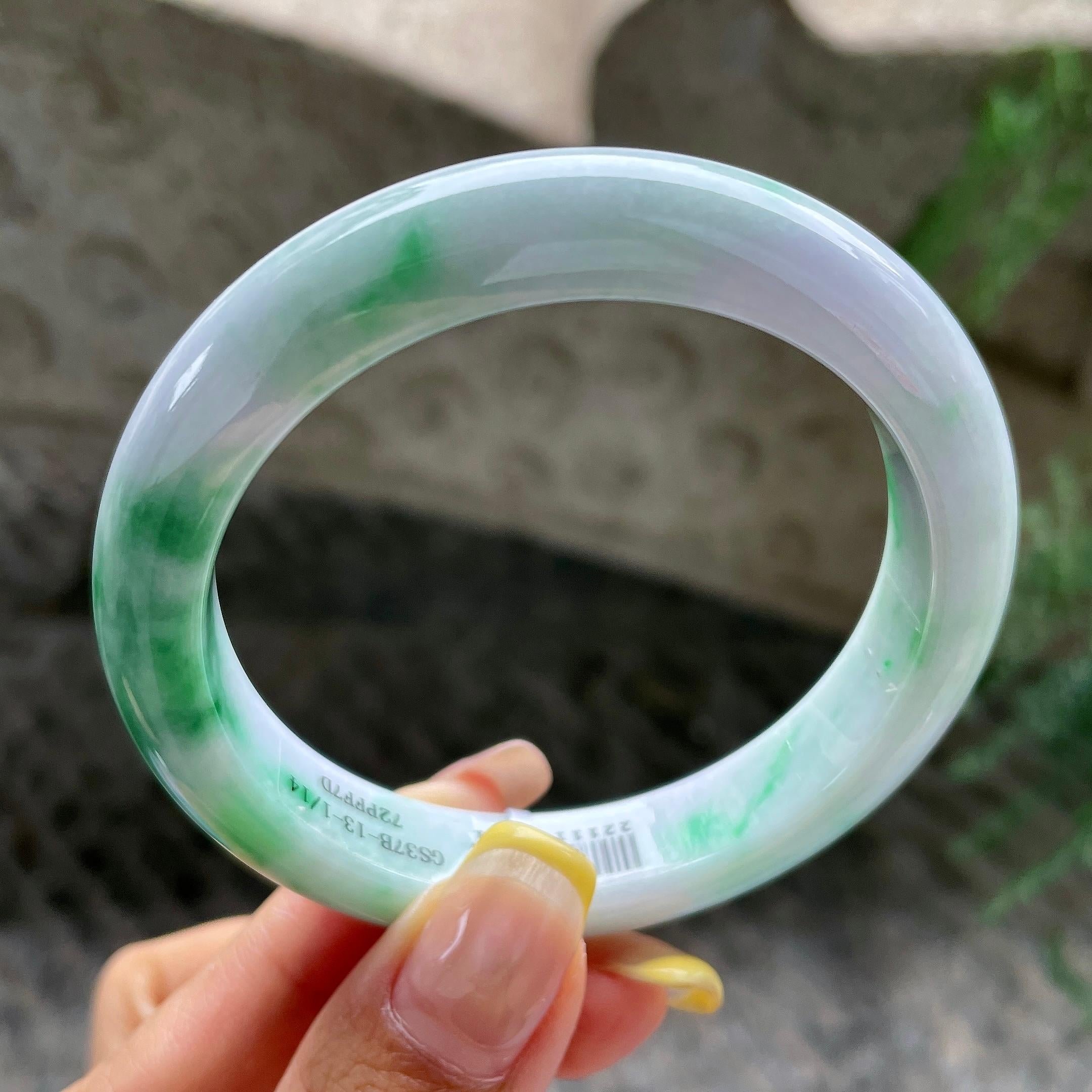 细糯种飘绿正圈平安镯56.1圈            天然缅甸A货翡翠（yc392742）
