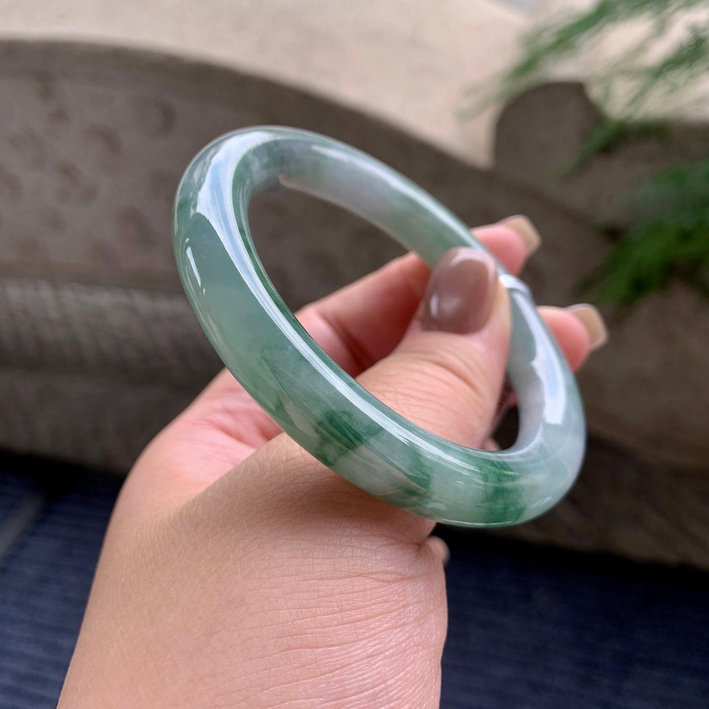 细糯种飘绿花圆条手镯  55圈口  天然缅甸A货翡翠（yc421276）