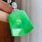 18k金镶糯冰种满绿翡翠无事牌（yc266493）