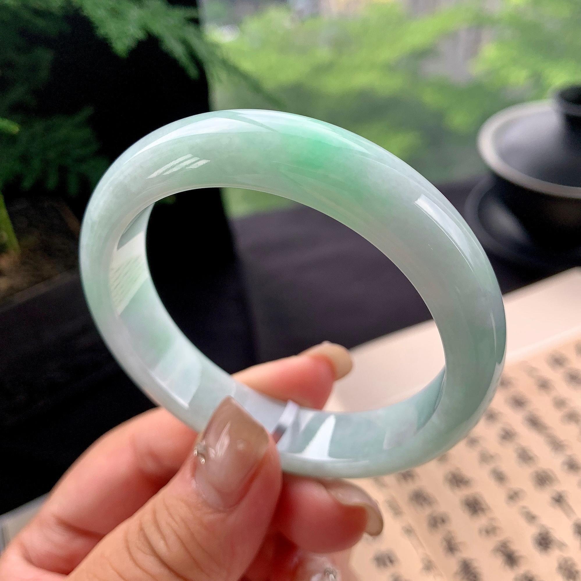 细糯种淡晴底飘绿正圈平安镯 54圈口 天然缅甸A货翡翠（yc473062）