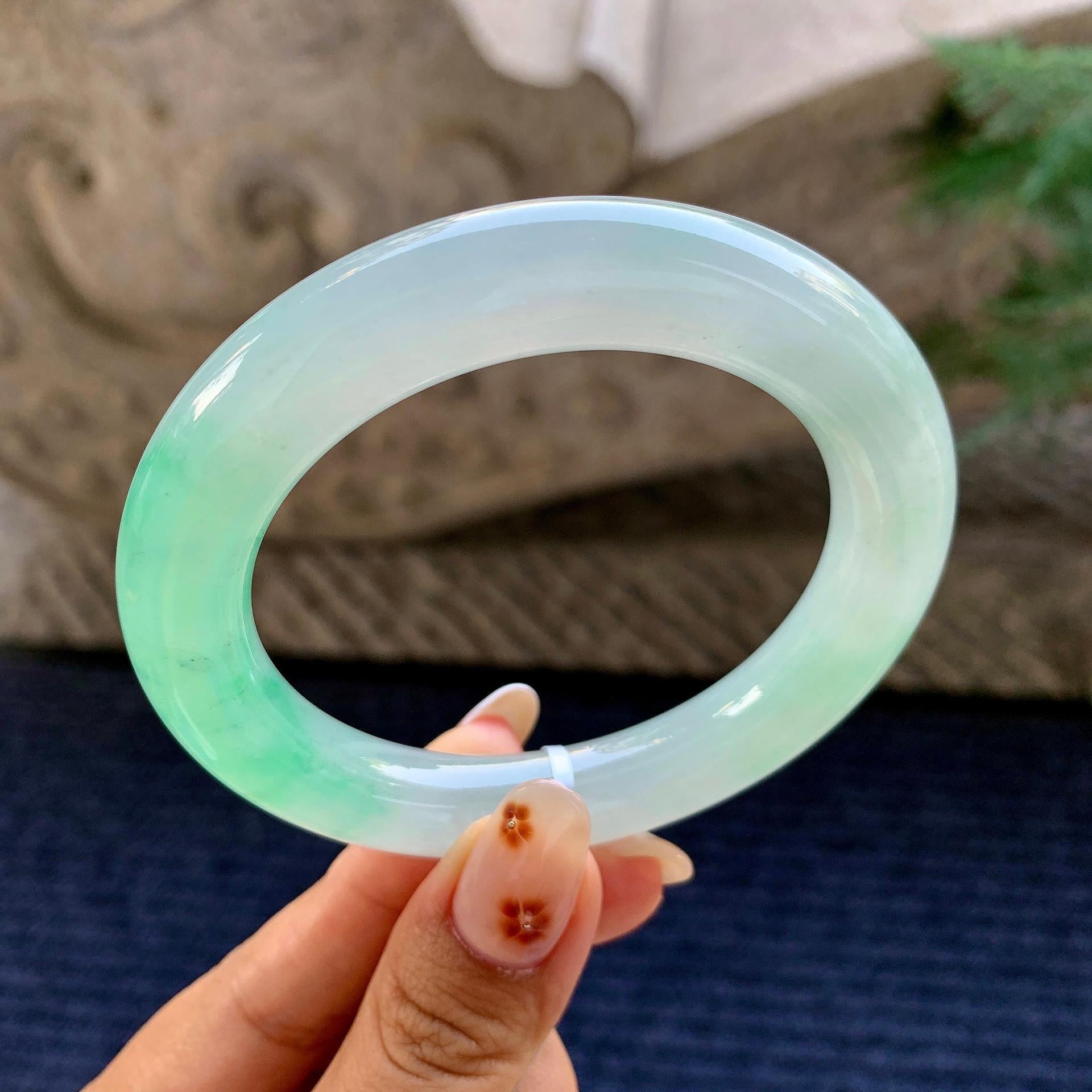 糯冰种翠绿圆条手镯（56.3mm）（yc243459）