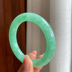 糯冰果绿翡翠圆条手镯（56mm)（yc342965）