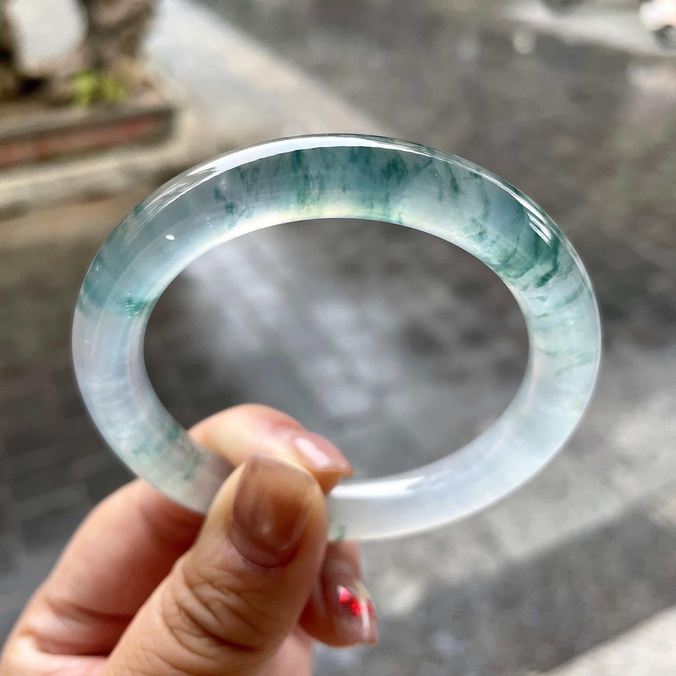 高冰种飘蓝花圆条手镯55.5圈口   天然缅甸A货翡翠（yc350657）