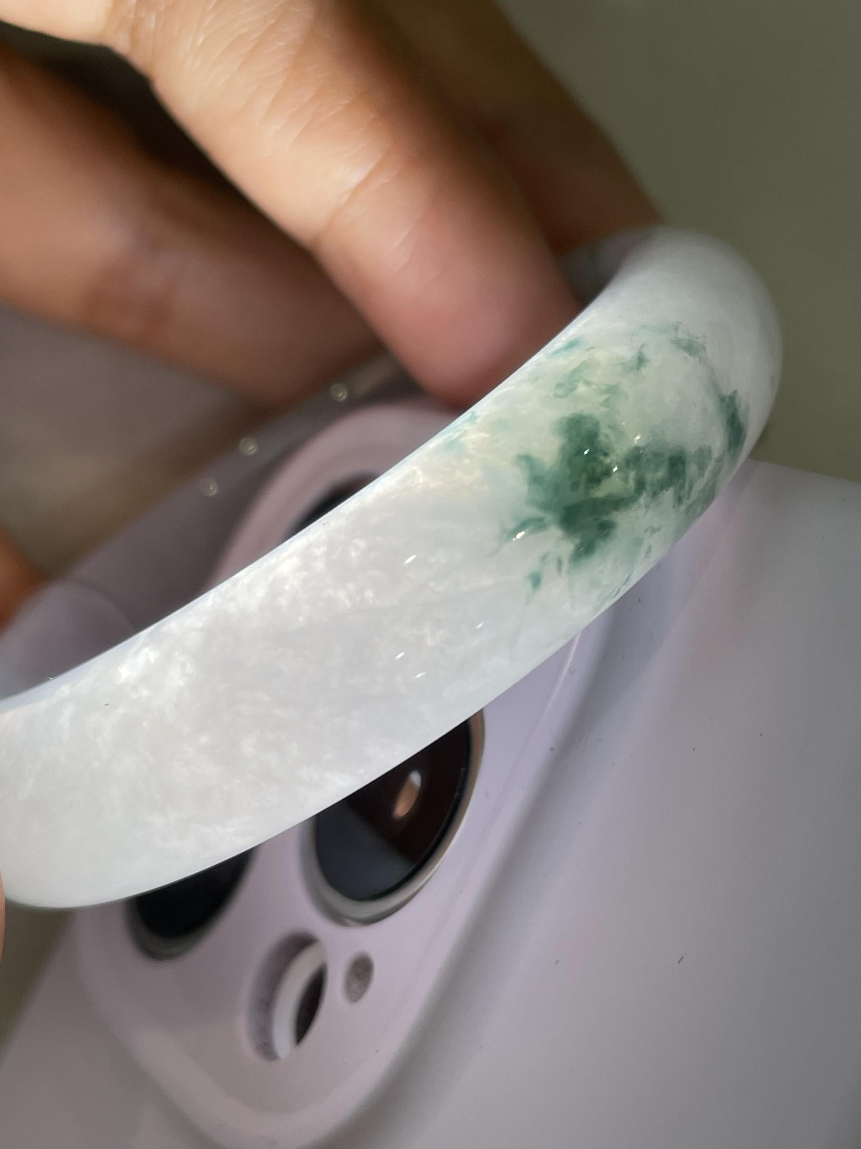 细糯种飘花贵妃手镯      55.7圈      天然缅甸A货翡翠（yc408856）