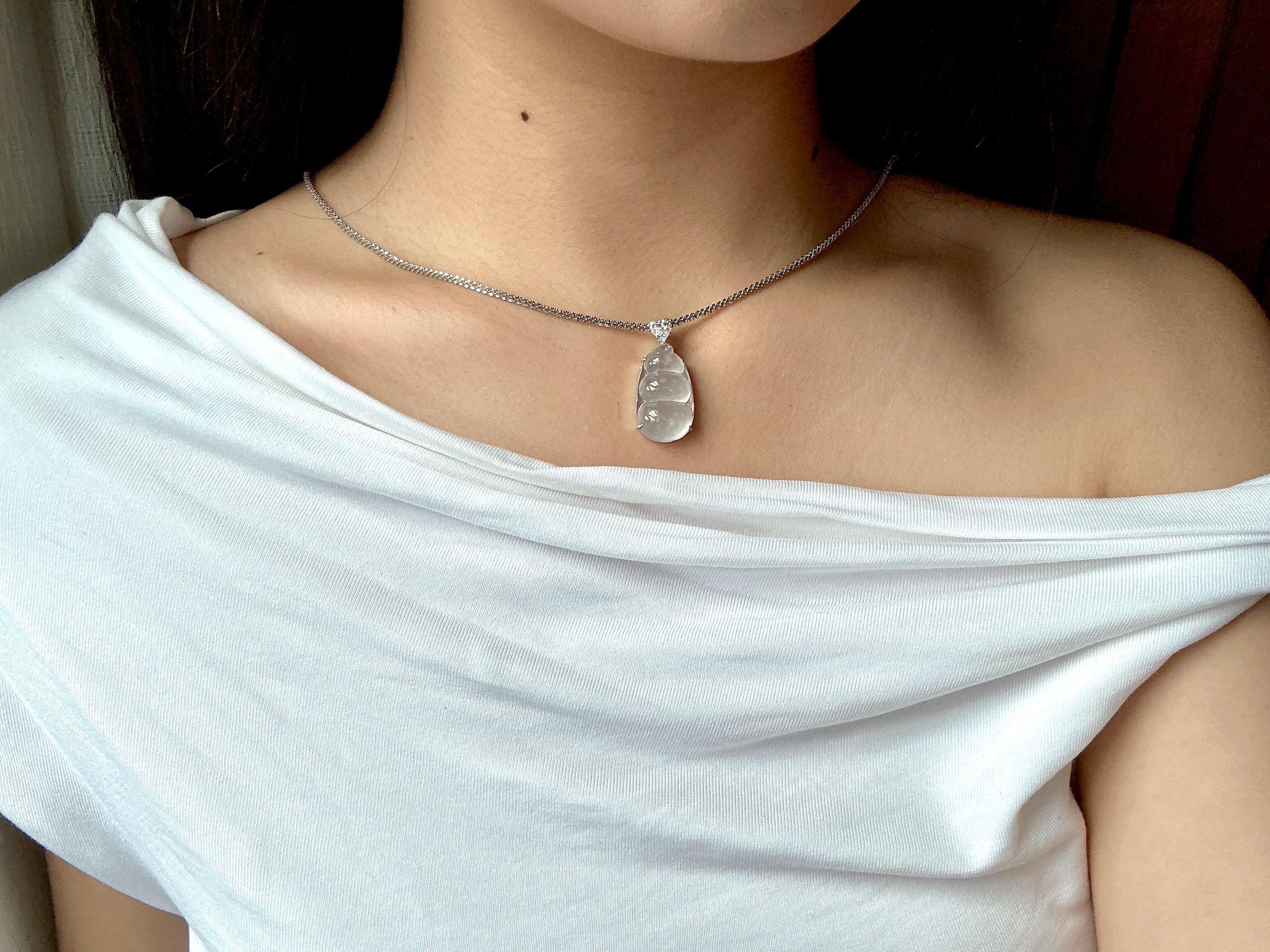 18K金镶冰种起光无色福豆挂件 天然缅甸A货翡翠（yc530437）