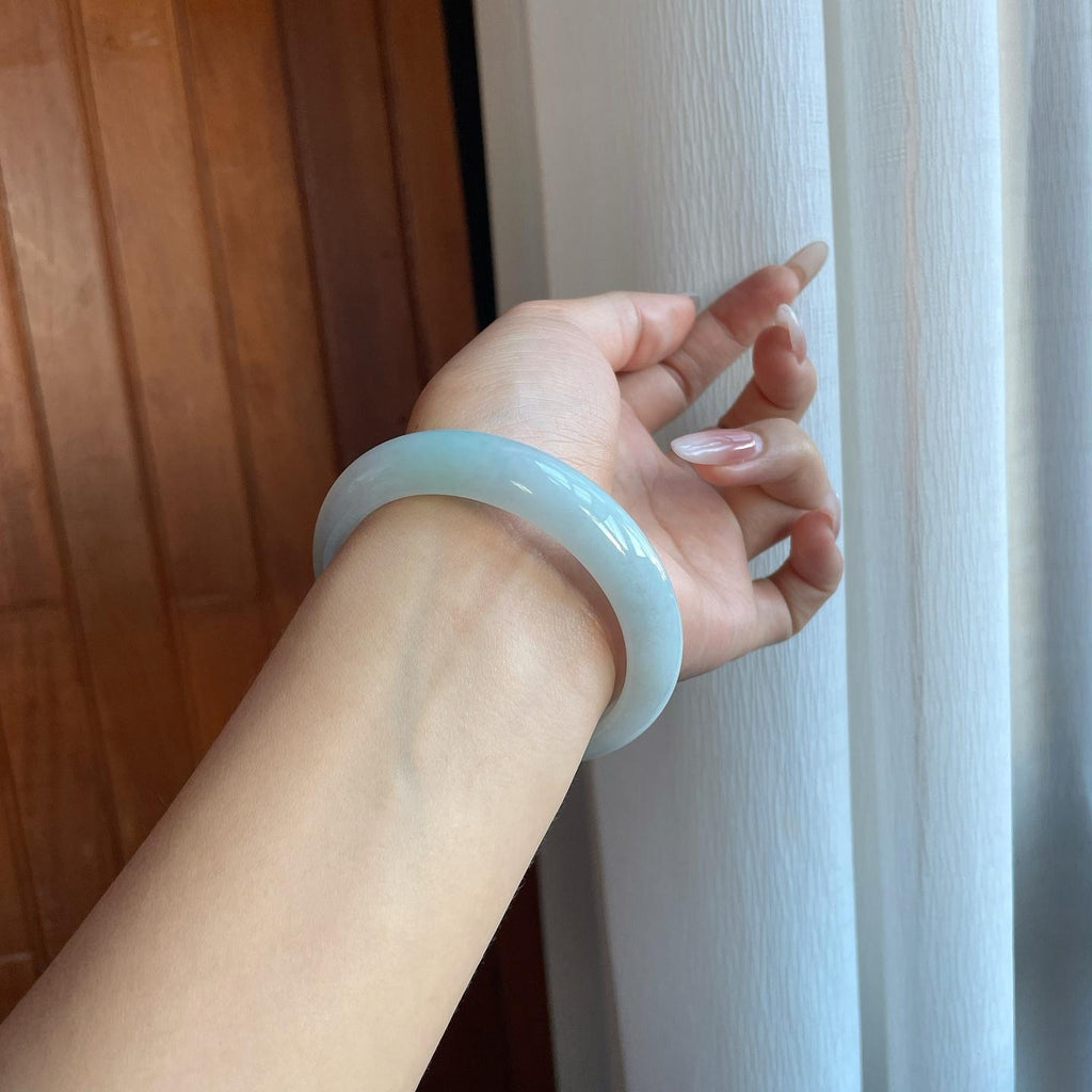 细糯种淡晴底翡翠平安镯（57.8mm）（yc266500）