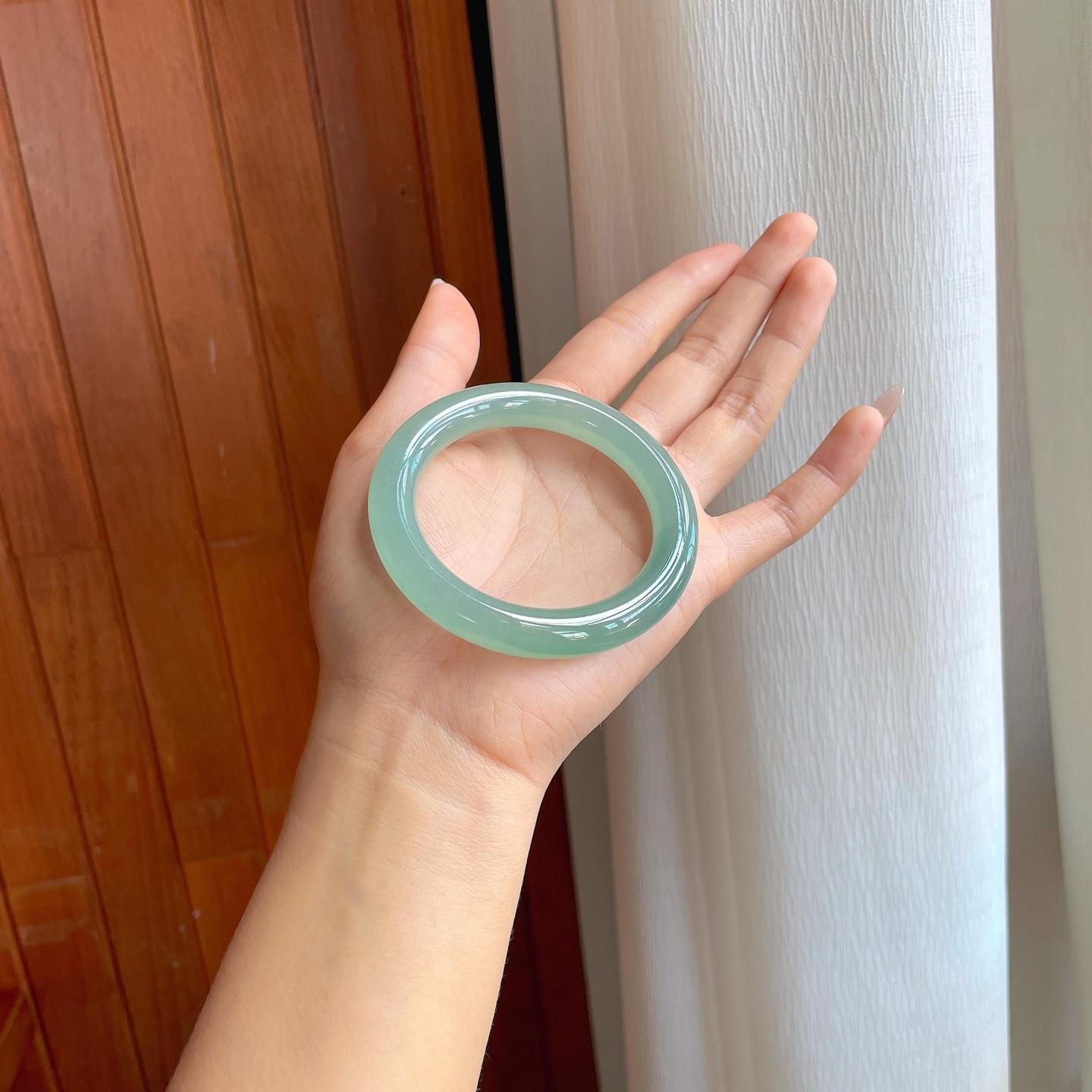 冰种湖水绿翡翠圆条手镯（54.5mm）（yc313025）