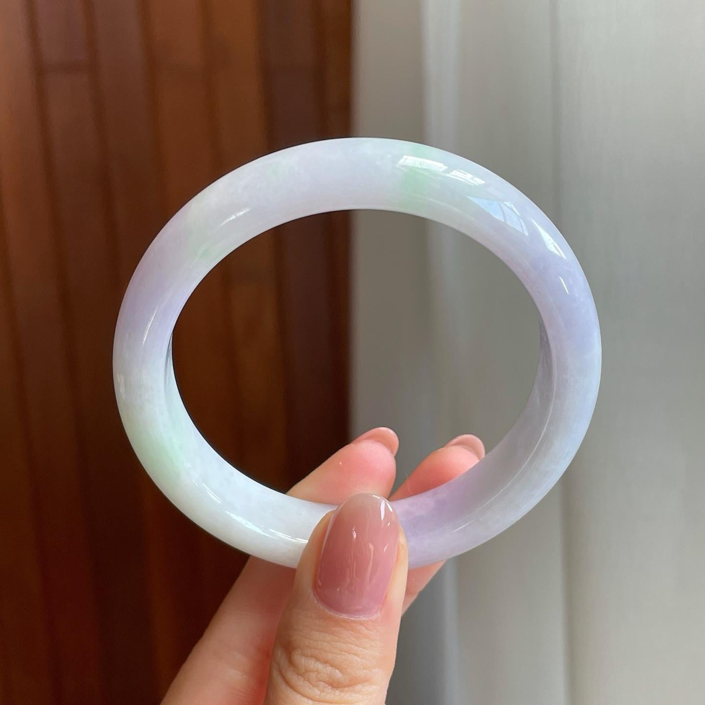 糯冰春带彩翡翠平安镯(55.6mm)（yc323111）