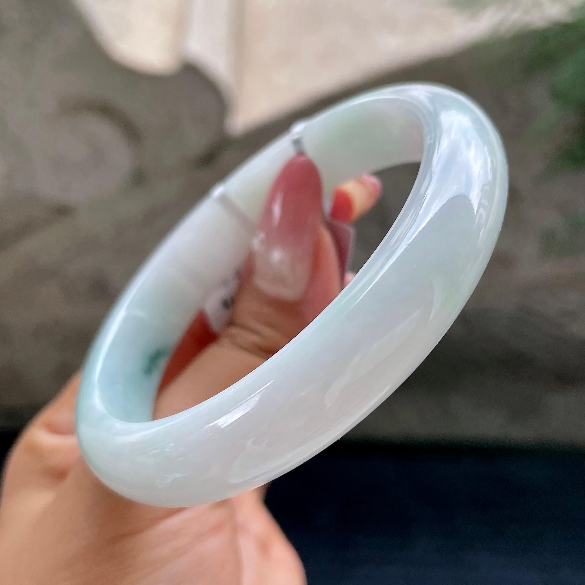 大圈口      细糯种飘花正圈平安镯60圈         天然缅甸A货翡翠（yc444700）