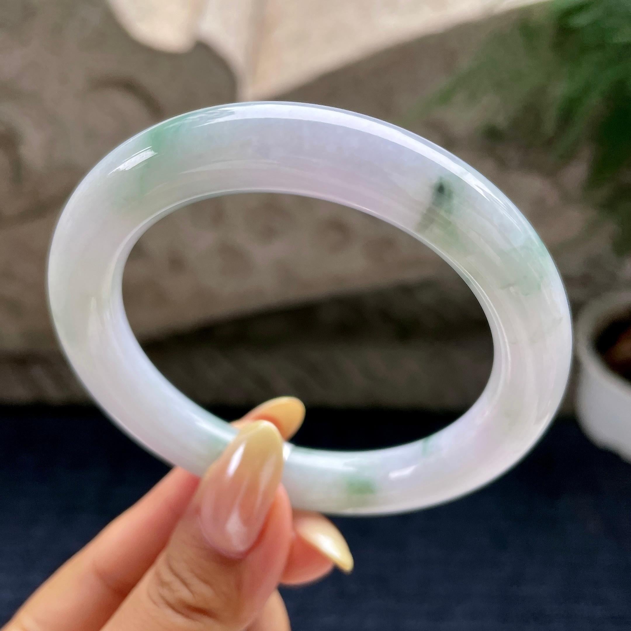大圈口 细糯种淡紫底飘花圆条手镯58.5圈 天然缅甸A货翡翠（yc460680）