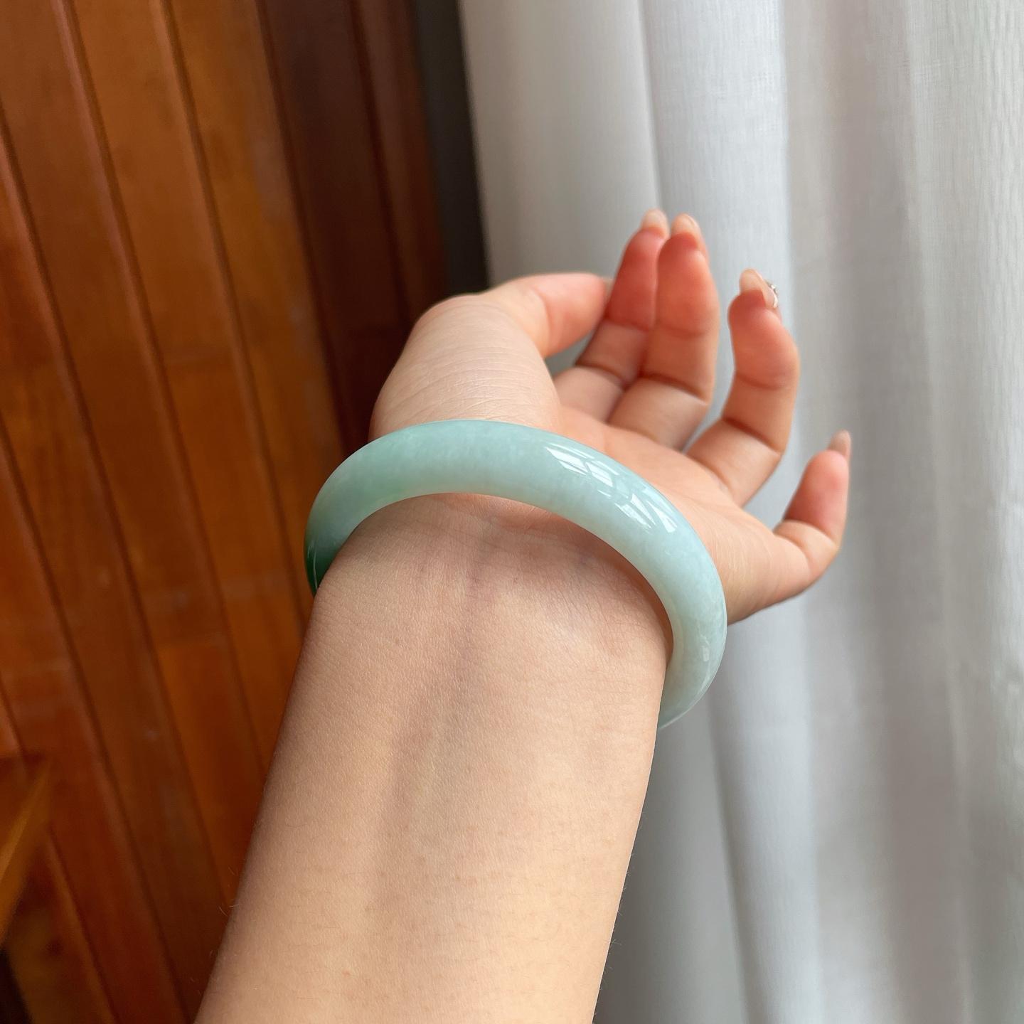 糯冰种带色翡翠平安镯（52mm）