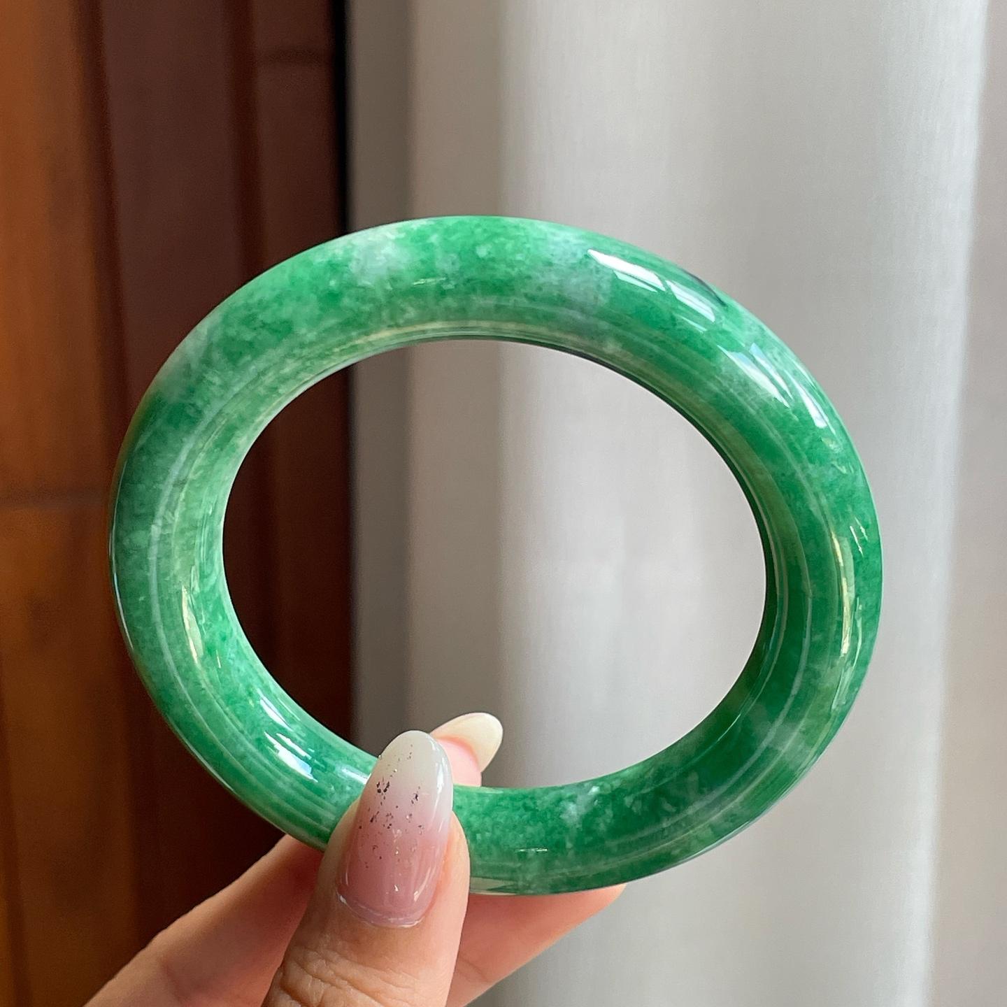 细糯种满绿翡翠圆条手镯（55mm）