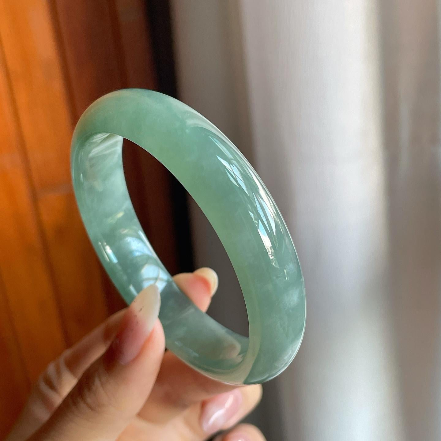 糯冰种湖水绿翡翠平安镯（56.3mm）（yc220799）