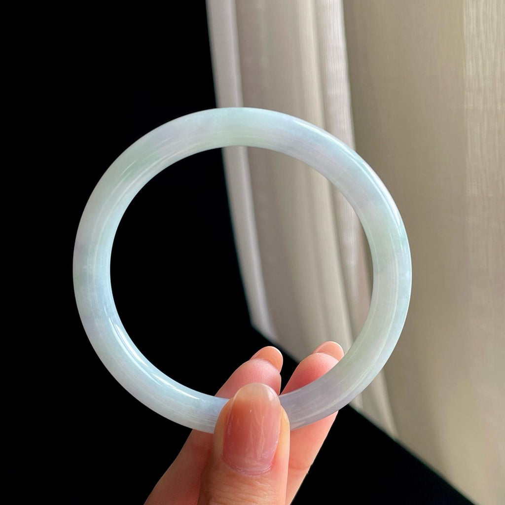 糯冰淡春底翡翠圆条手镯（56.3mm)（yc342195）