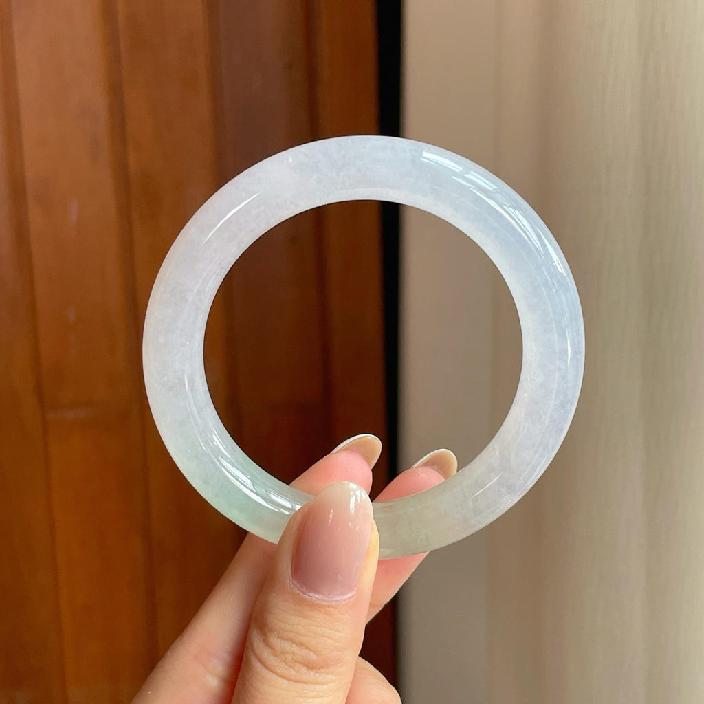 冰种淡春底翡翠圆条手镯（52mm）（yc369227）