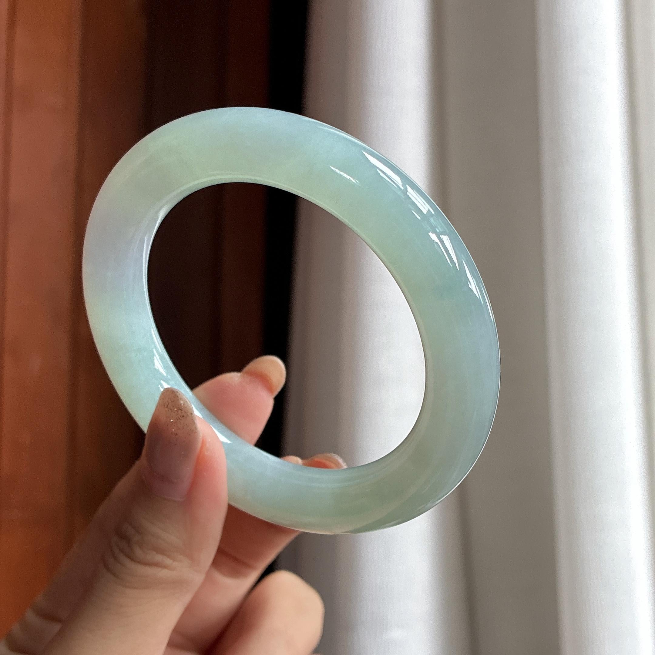 糯冰淡底色圆条手镯 56圈 天然缅甸A货翡翠（yc460902）