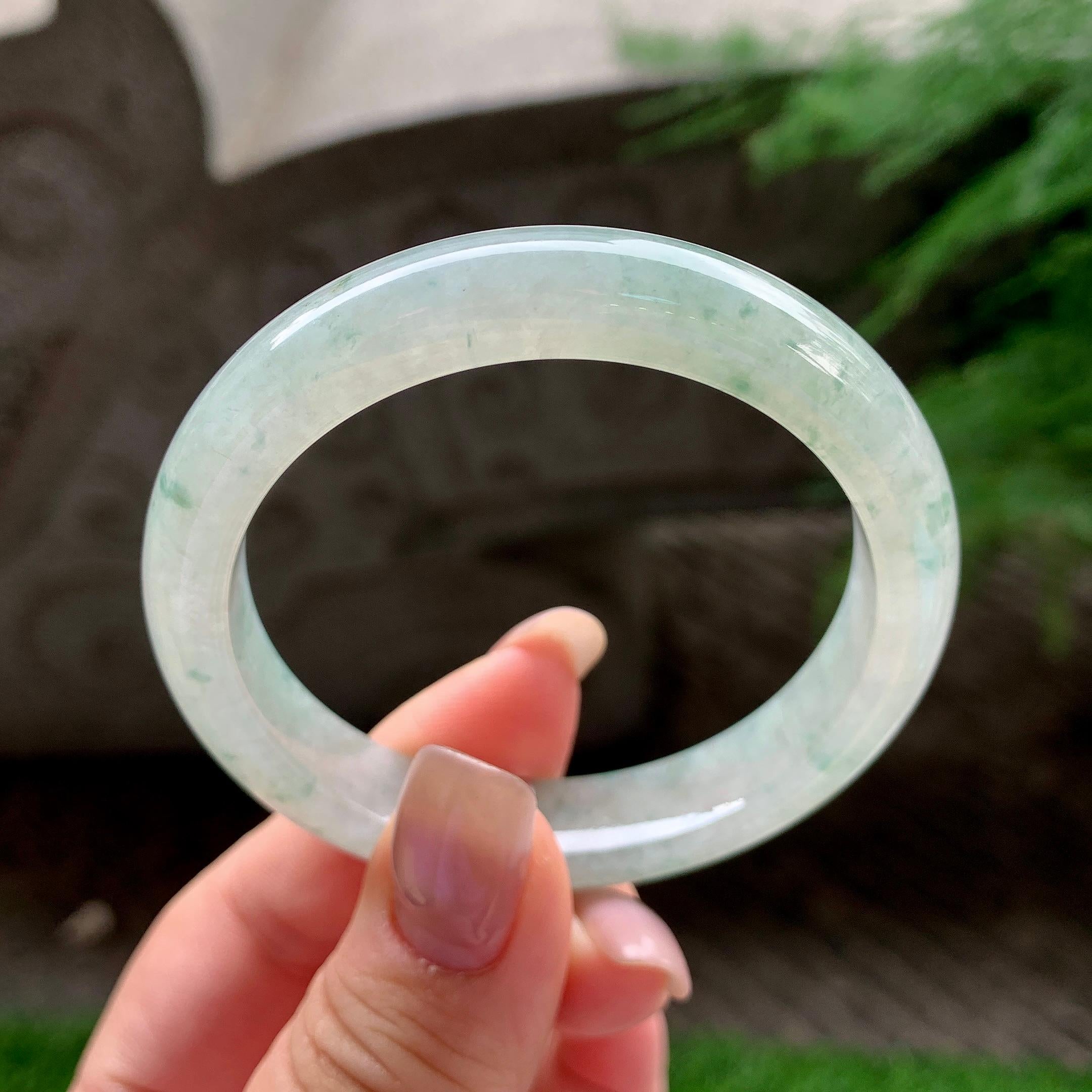 小圈口 糯冰种飘花正圈平安镯  51.7圈口  天然缅甸A货翡翠（yc417400）