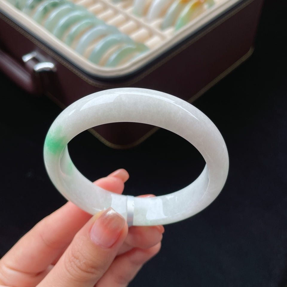 糯冰白底青翡翠手镯（57mm）（yc017177）