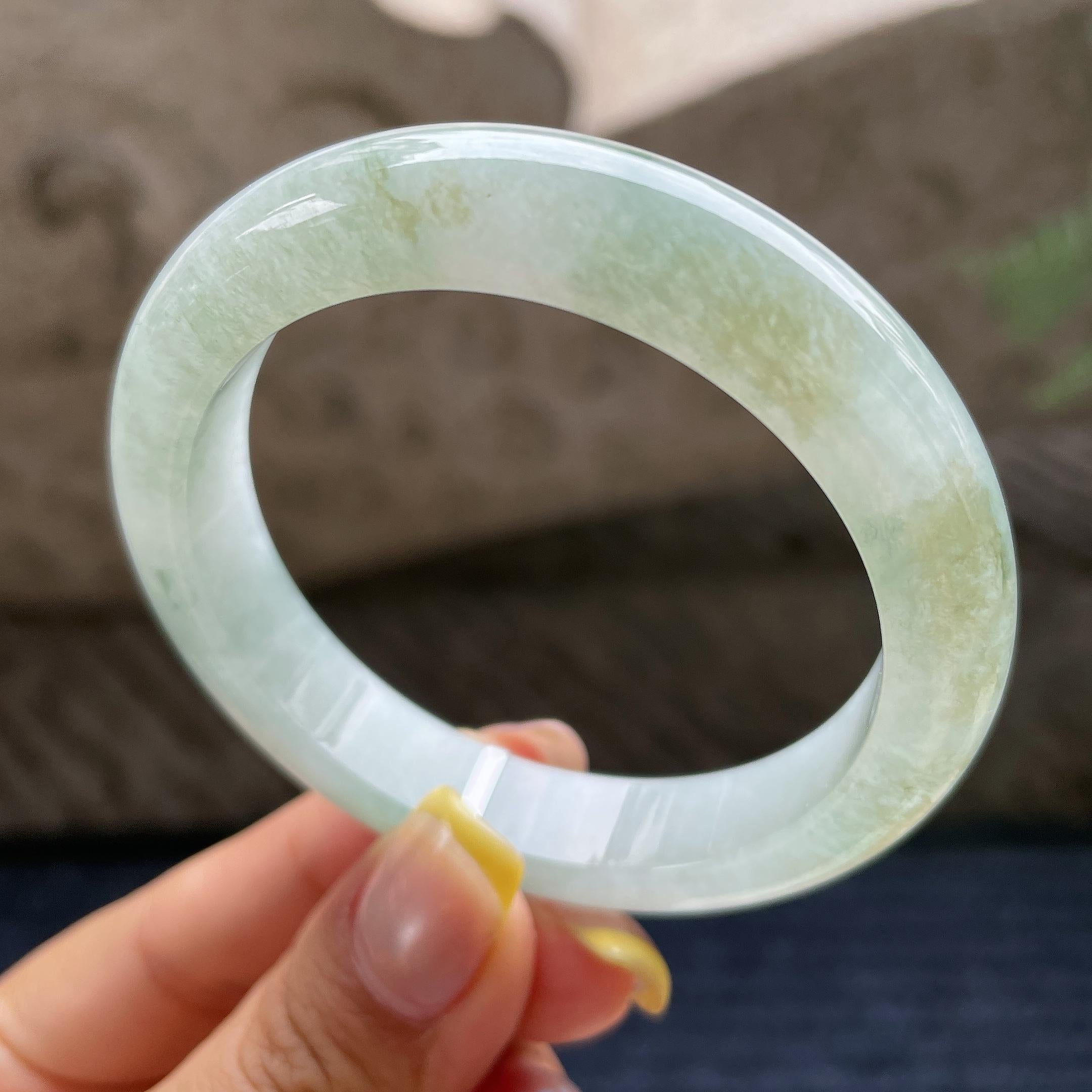 小圈口    细糯种带底色正圈平安镯52.5圈        天然缅甸A货翡翠（yc381940）