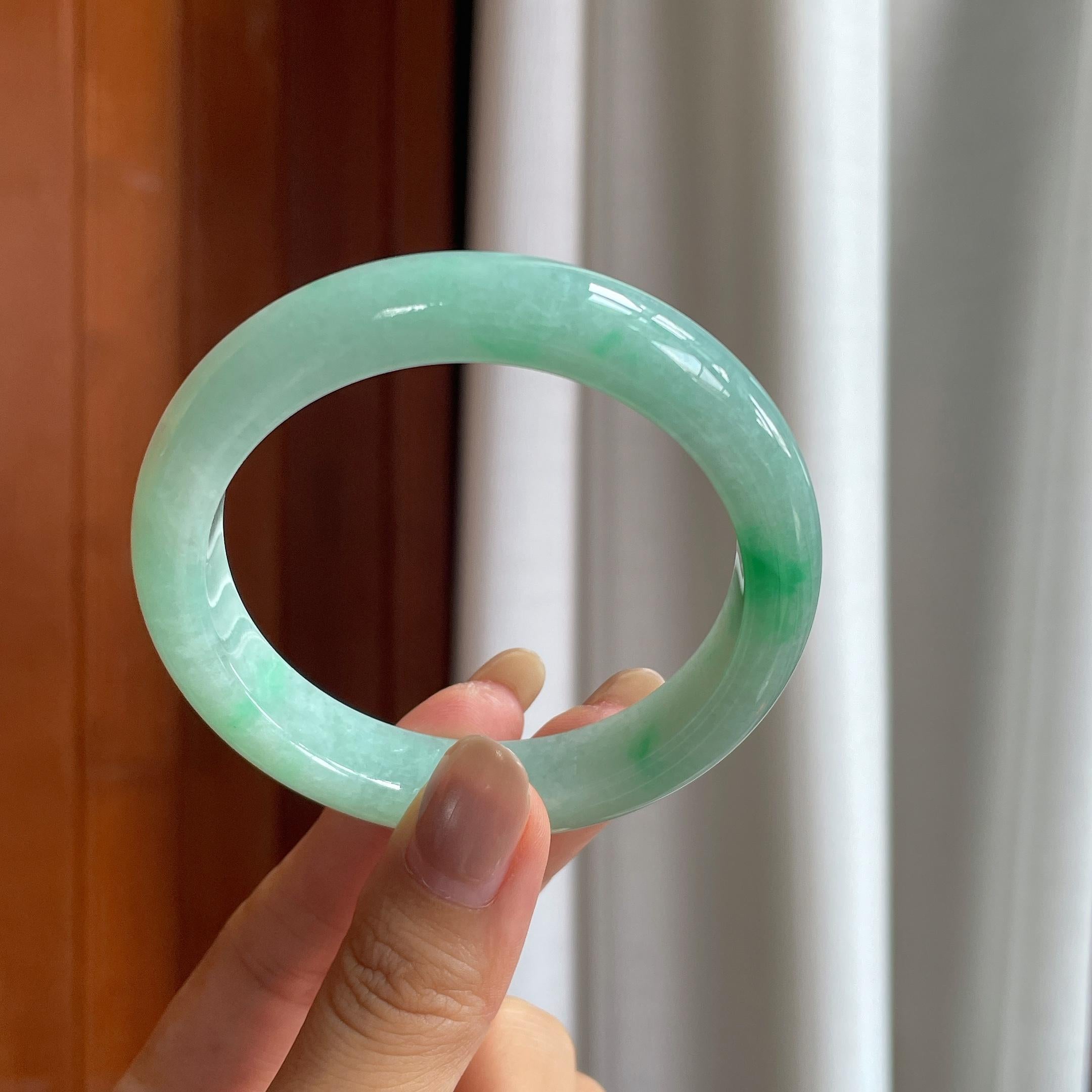 糯冰带色翡翠平安镯(56.5mm)（yc424557）